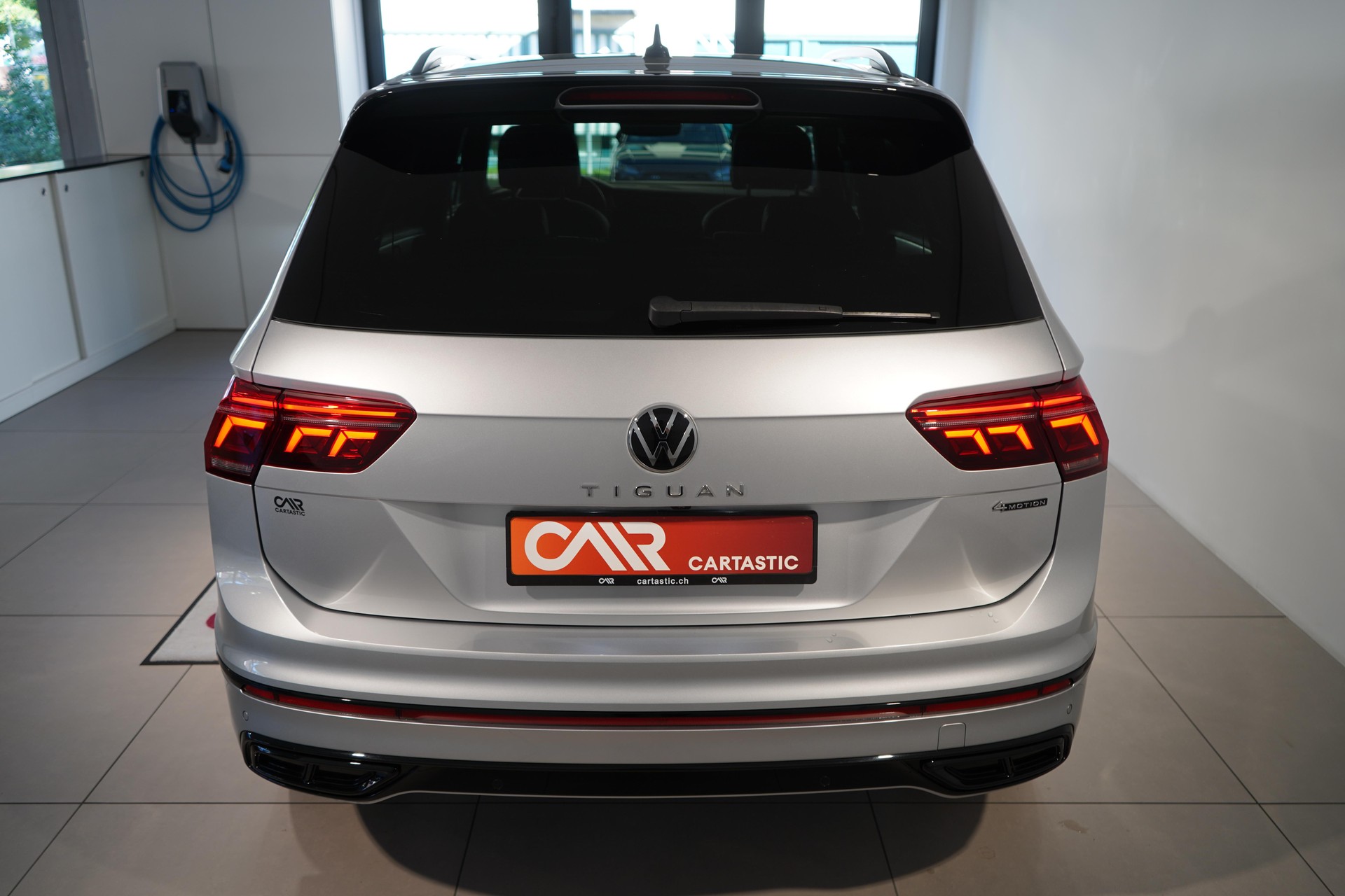 VW Tiguan 2.0 TSI R-Line DSG 4motion-showroom-element-3