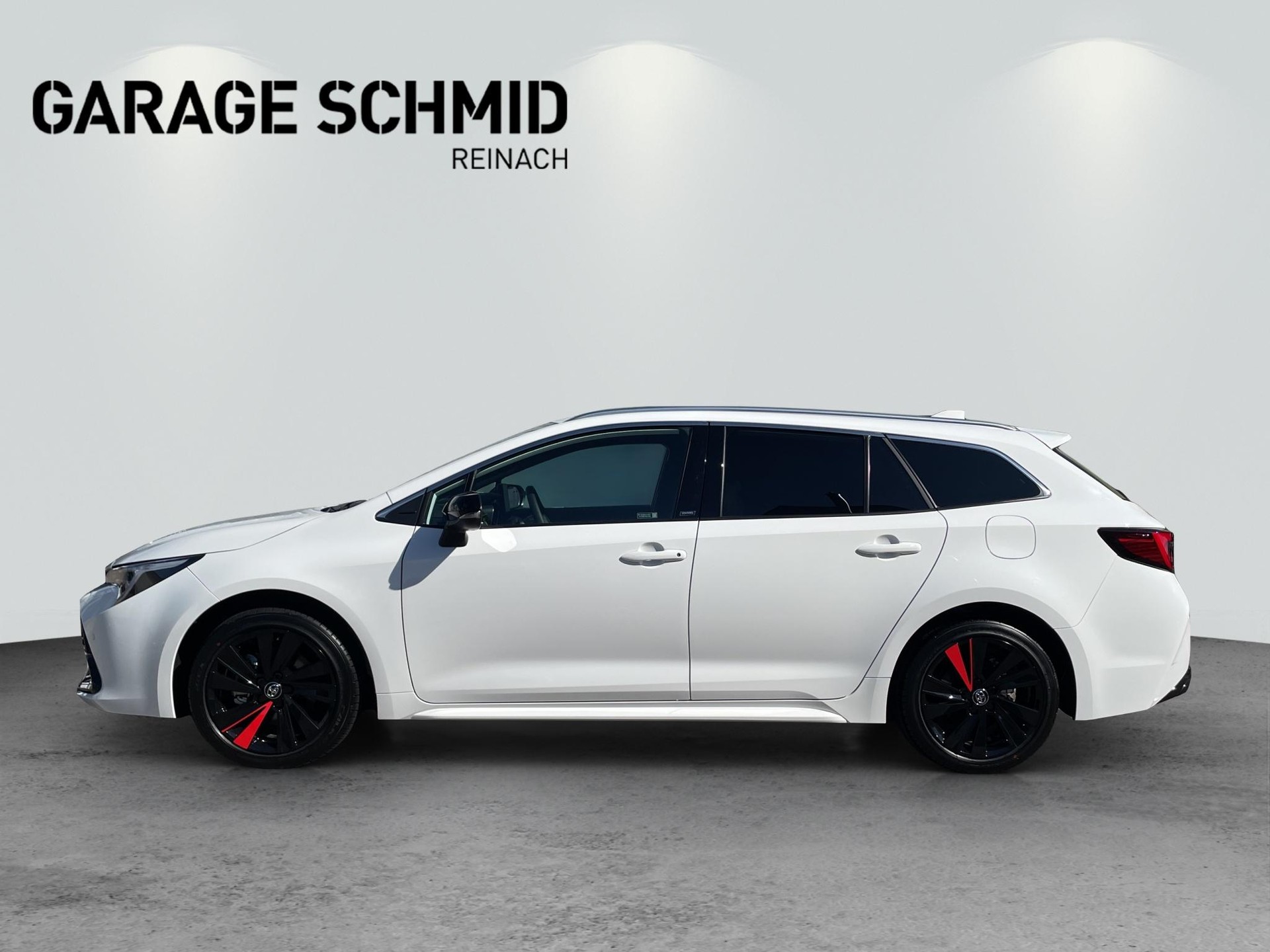 TOYOTA Corolla Touring Sports 2.0 HSD Swiss Edition-showroom-element-3