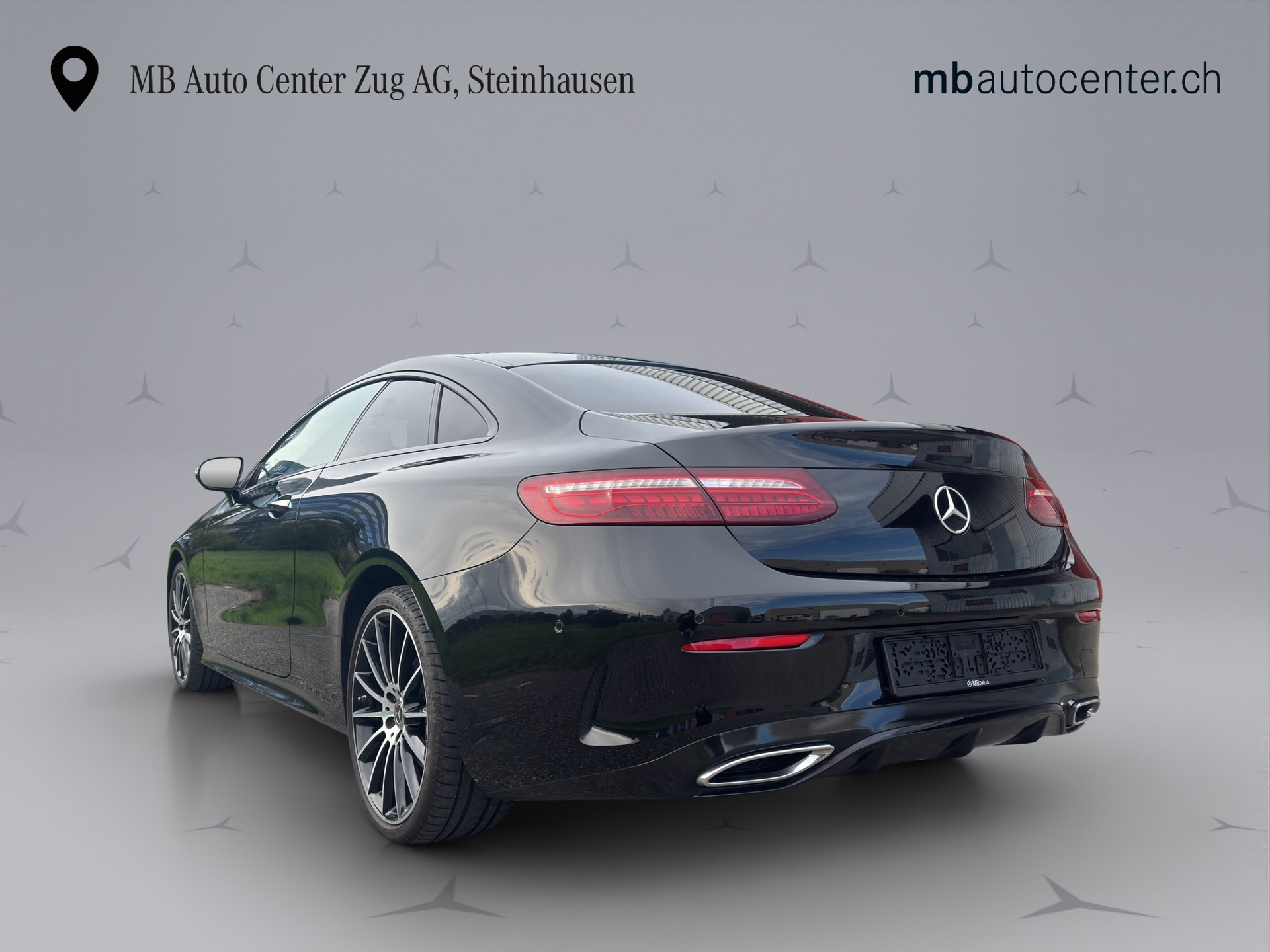 MERCEDES-BENZ E 300 d AMG Line 4matic Coupé-showroom-element-3