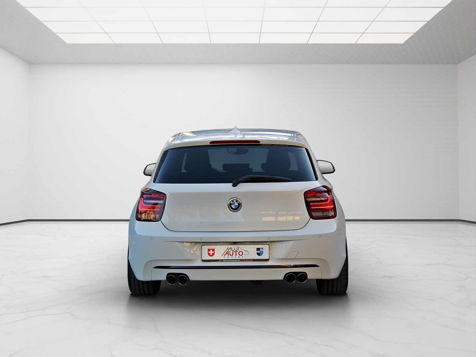 BMW 120d Sport Line Steptronic-showroom-element-3