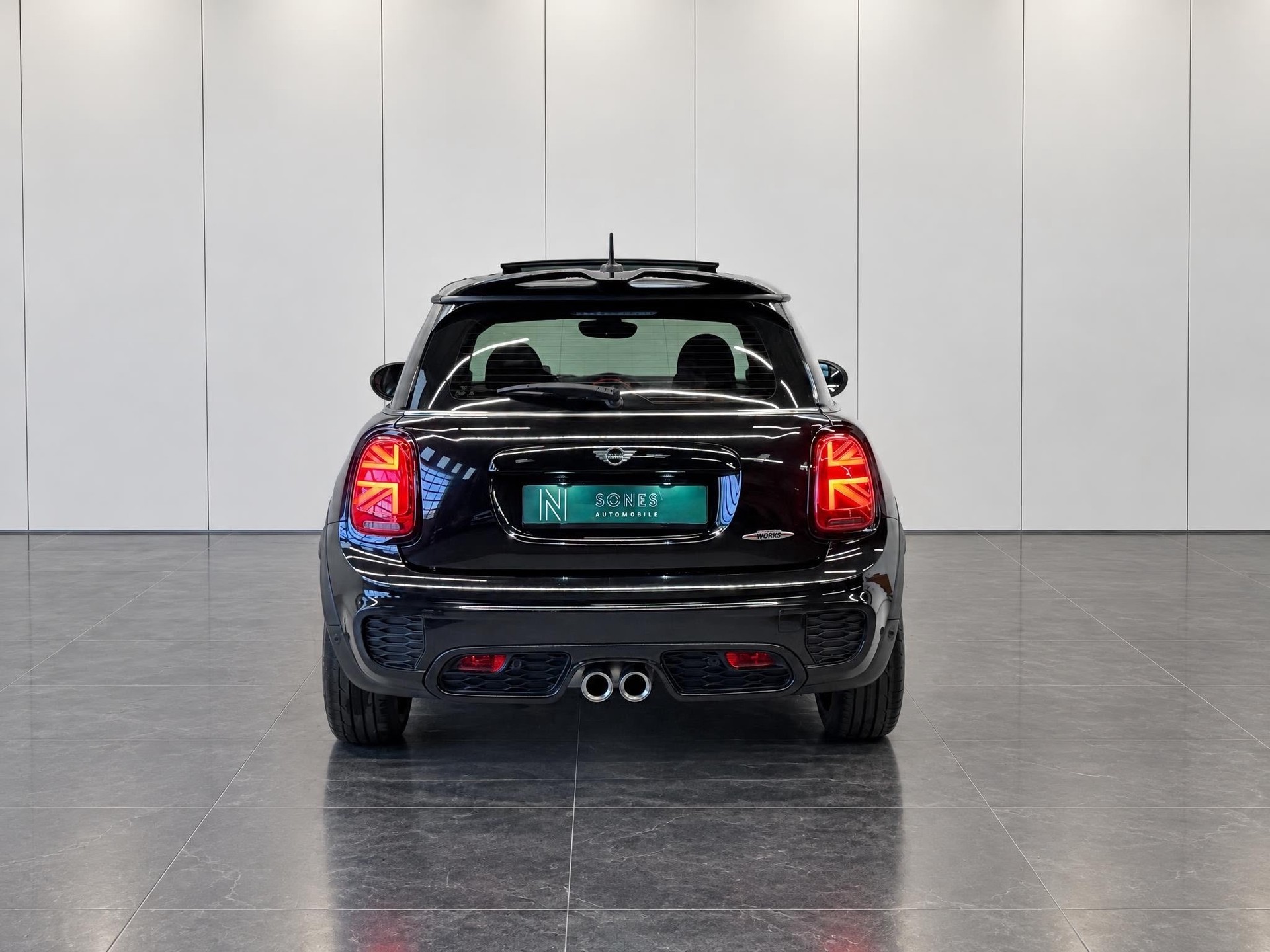 MINI Cooper John Cooper Works Steptronic ab MFK & Service-showroom-element-3