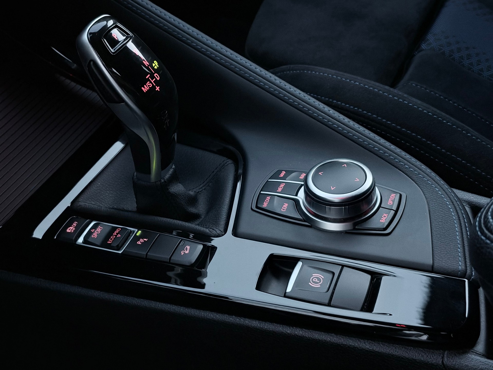 BMW X2 xDrive 20d M Sport Steptronic-image-5