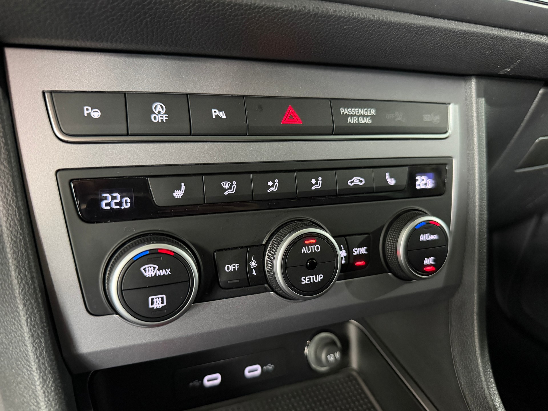 SEAT Ateca 2.0 TSI Hola FR 4Drive DSG (CH) AHK 1.9T-image-13