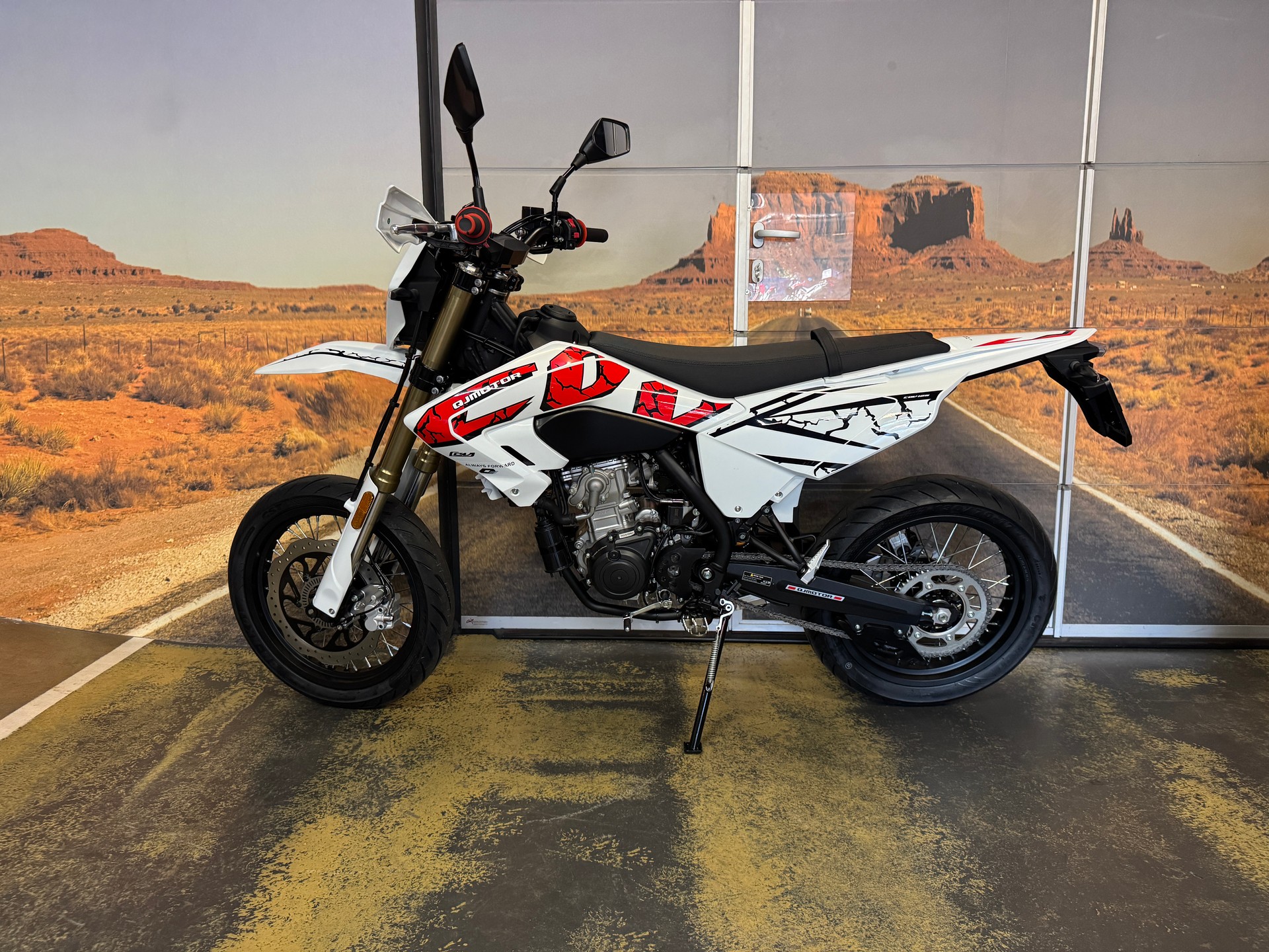 QJ COV 125 SM-image-1