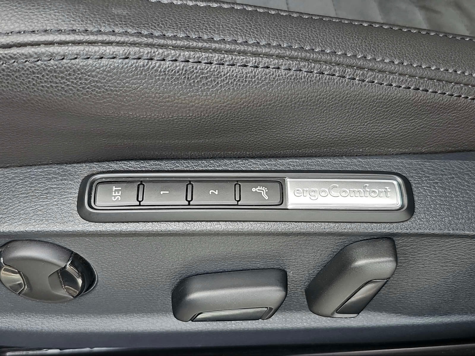 VW Passat Variant 2.0 TDI BMT High. DSG 4Motion-image-13