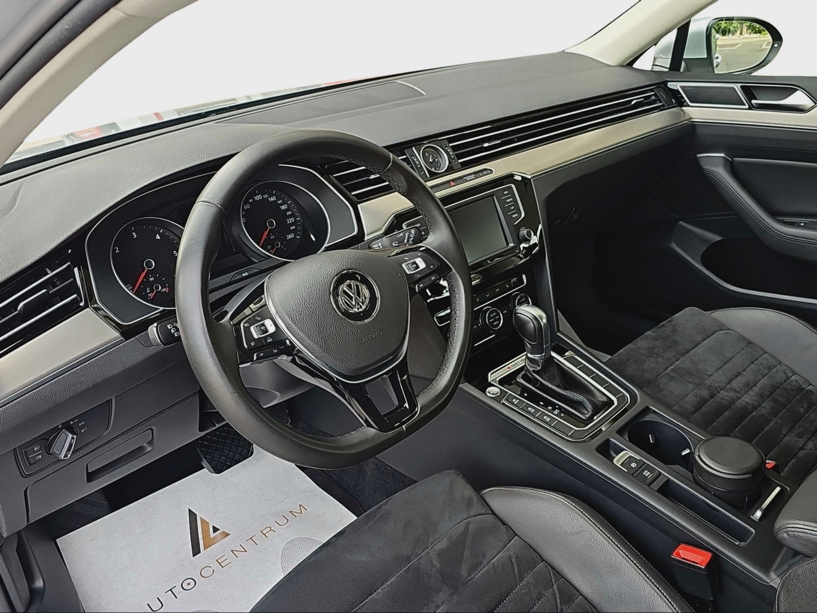 VW Passat Variant 2.0 TDI BMT High. DSG 4Motion-showroom-element-1