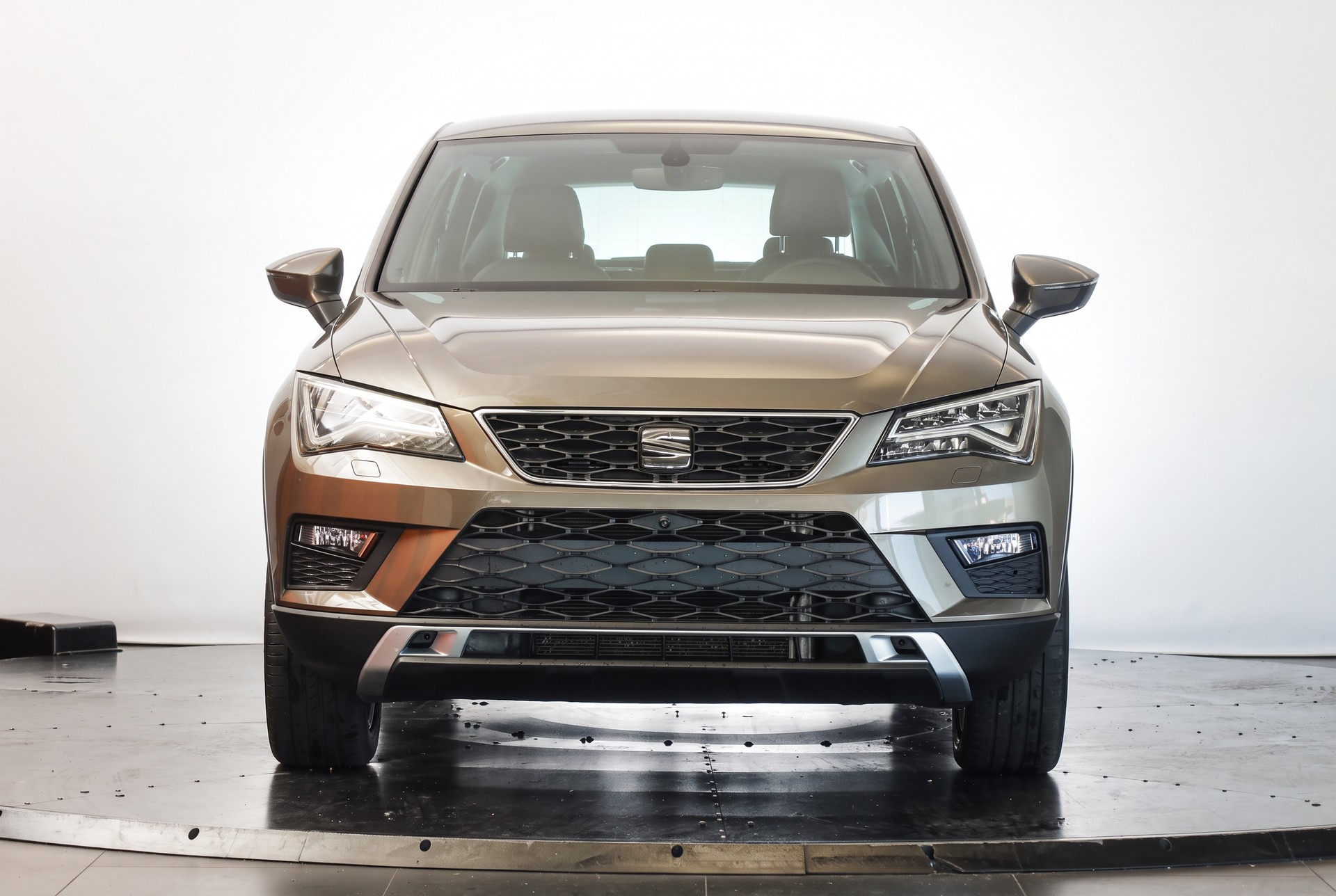 SEAT Ateca 2.0 TDI CR Xcellence 4Drive • Golden Cognac • Attelage • Full LED-showroom-element-1