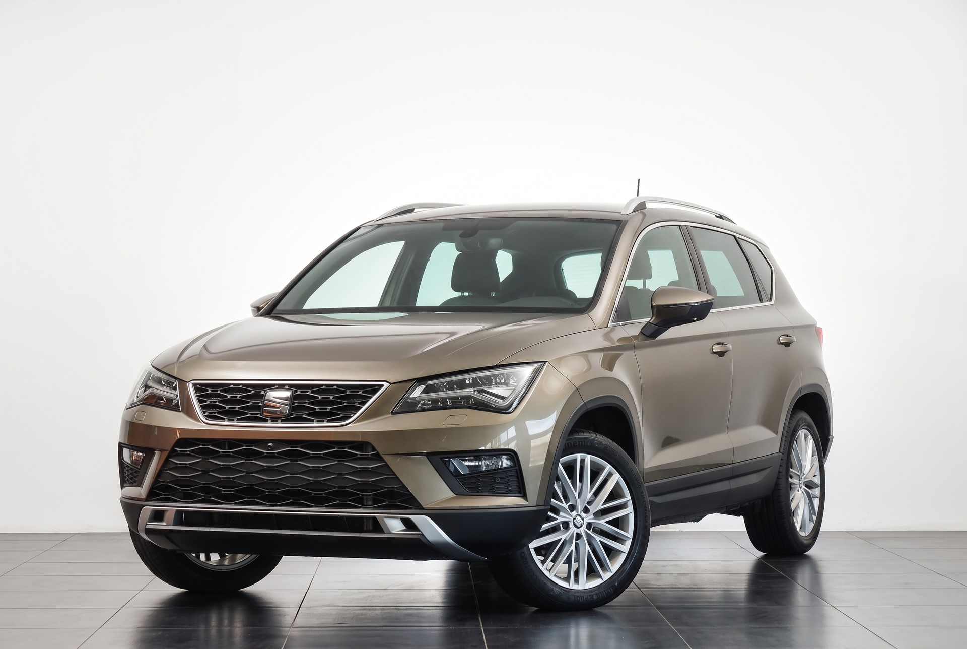 SEAT Ateca 2.0 TDI CR Xcellence 4Drive • Golden Cognac • Attelage • Full LED-showroom-element-3
