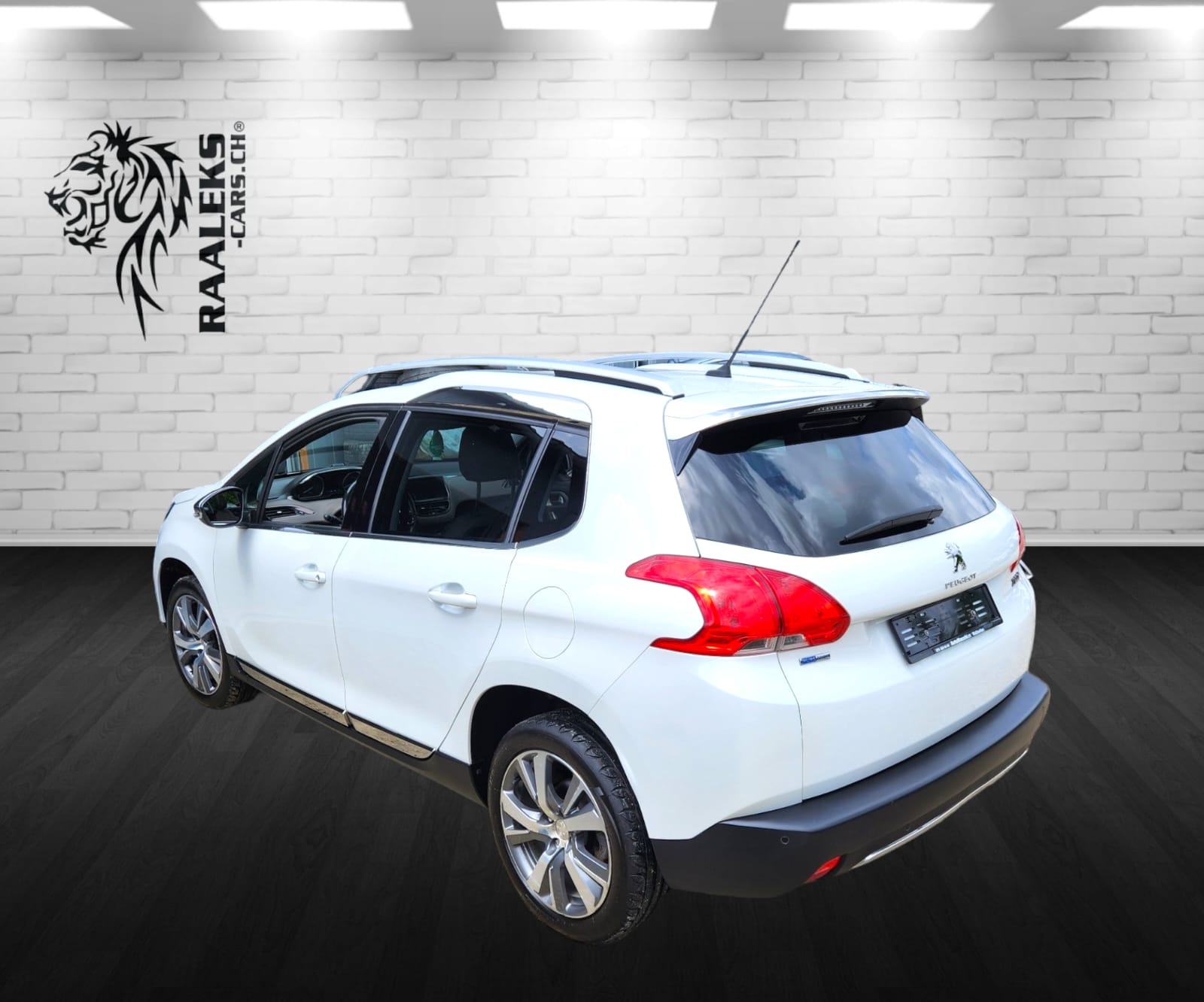 PEUGEOT 2008 1.2 PureTech Allure EAT6-showroom-element-3