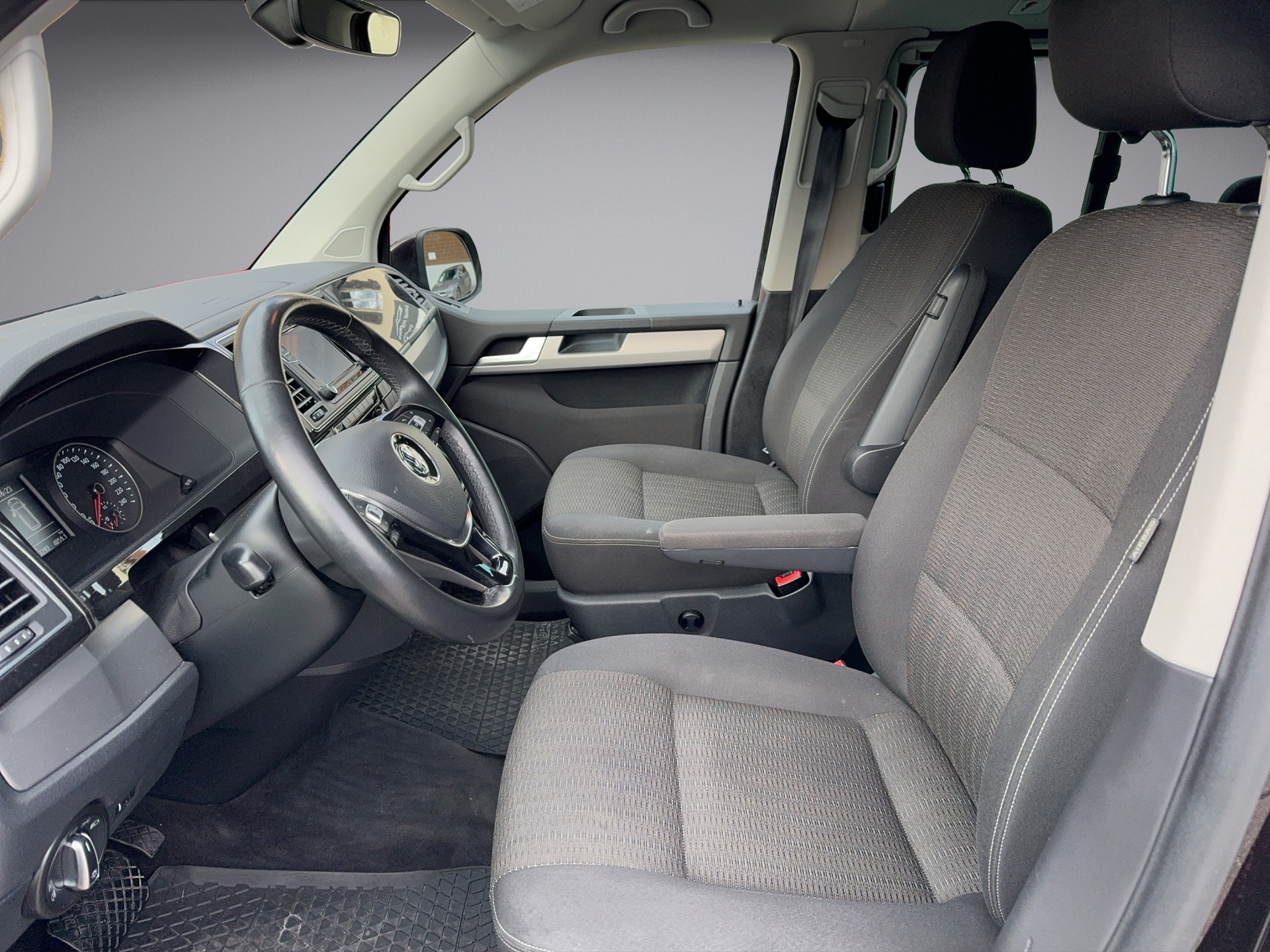 VW T6 Multivan 2.0 TDI 204 Family DSG 4m-image-6