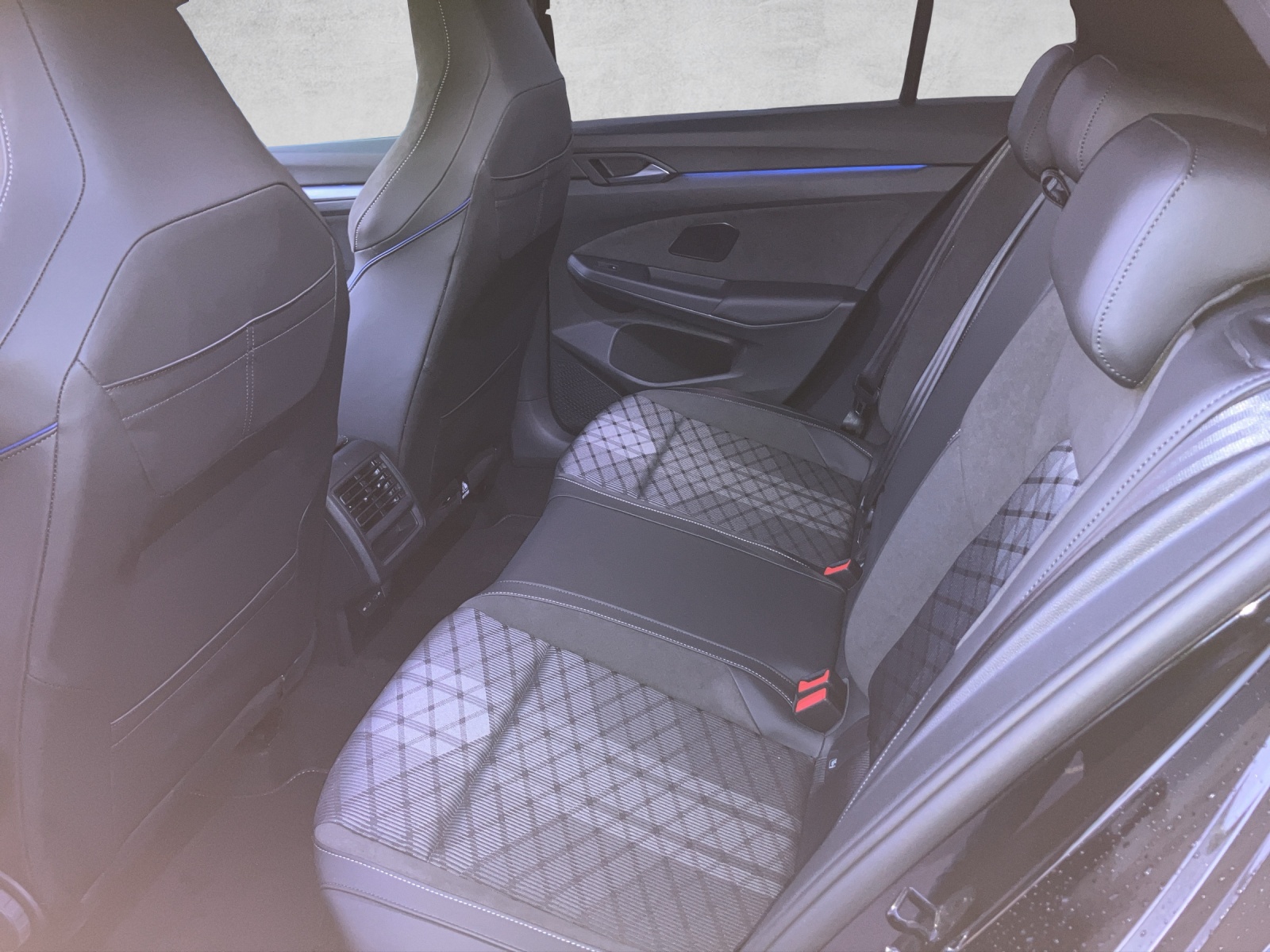 VW Golf 1.5 e TSI mHEV R-Line DSG-image-7