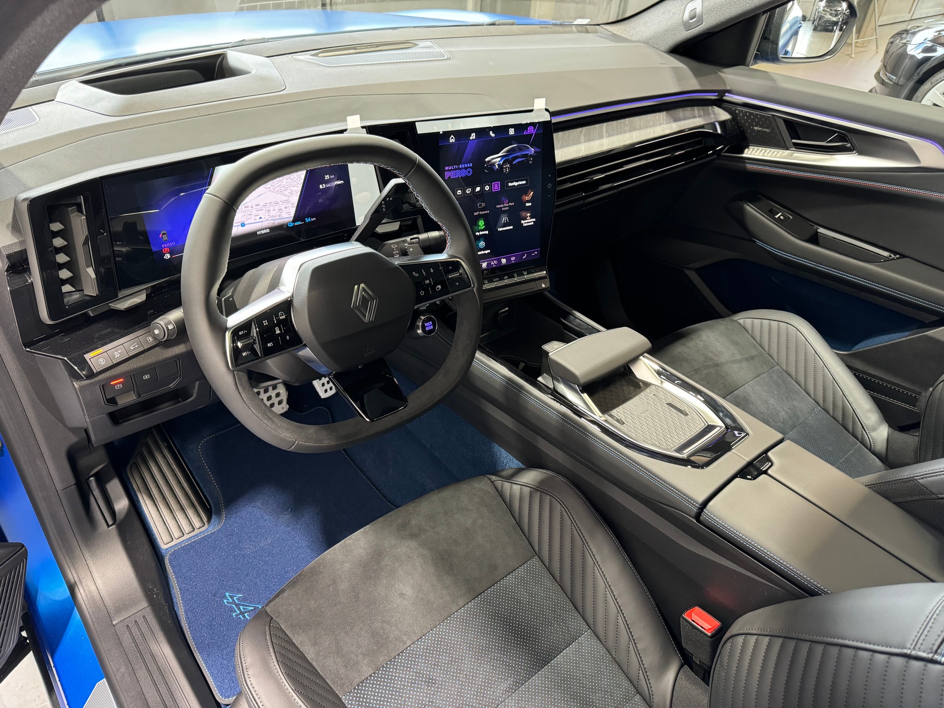 RENAULT RAFALE HYBRID E-TECH Atelier Alpine hyper hybrid E-Tech 4x4 300PS plug-in-image-9