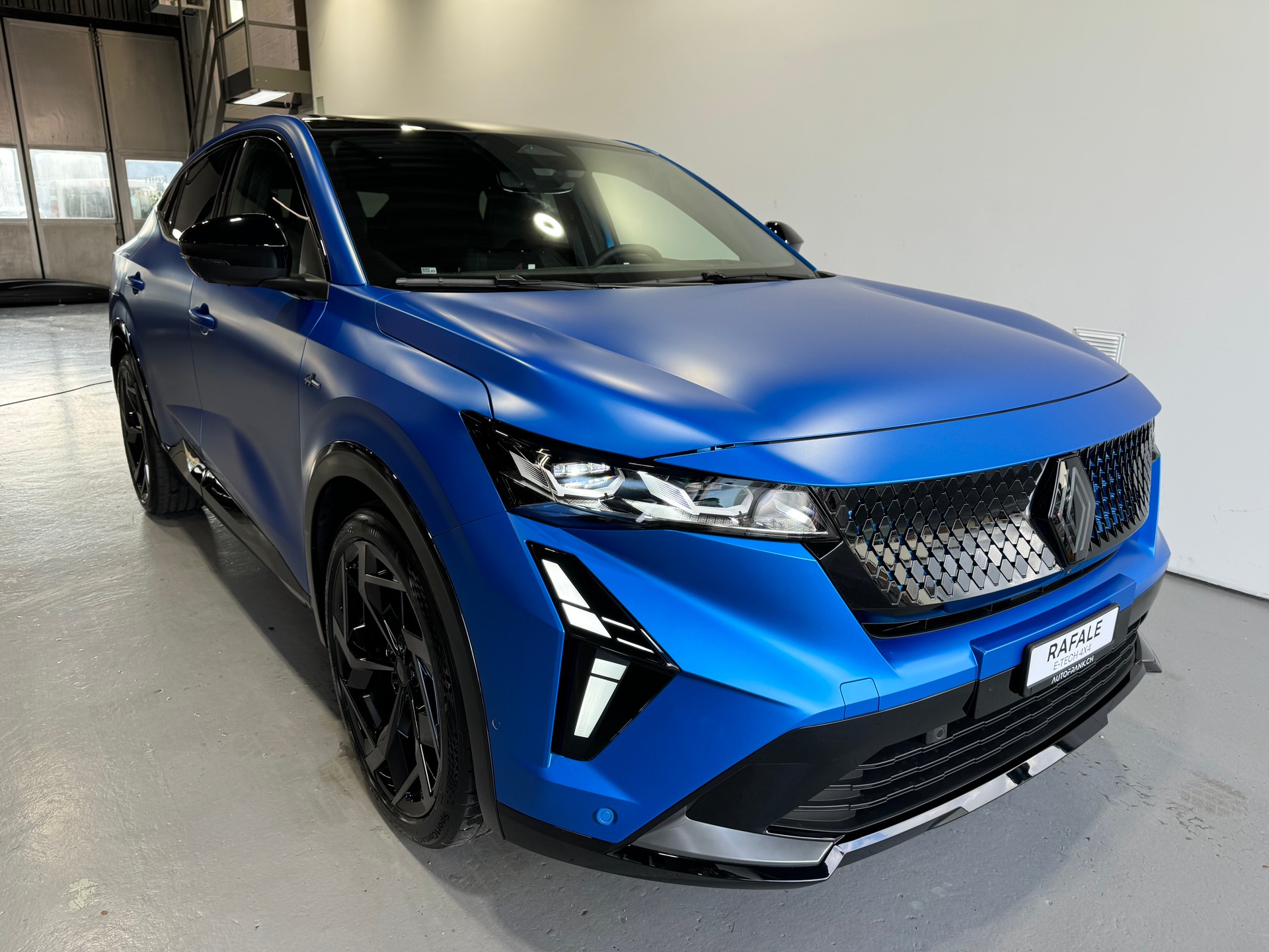 RENAULT RAFALE HYBRID E-TECH Atelier Alpine hyper hybrid E-Tech 4x4 300PS plug-in-showroom-element-1