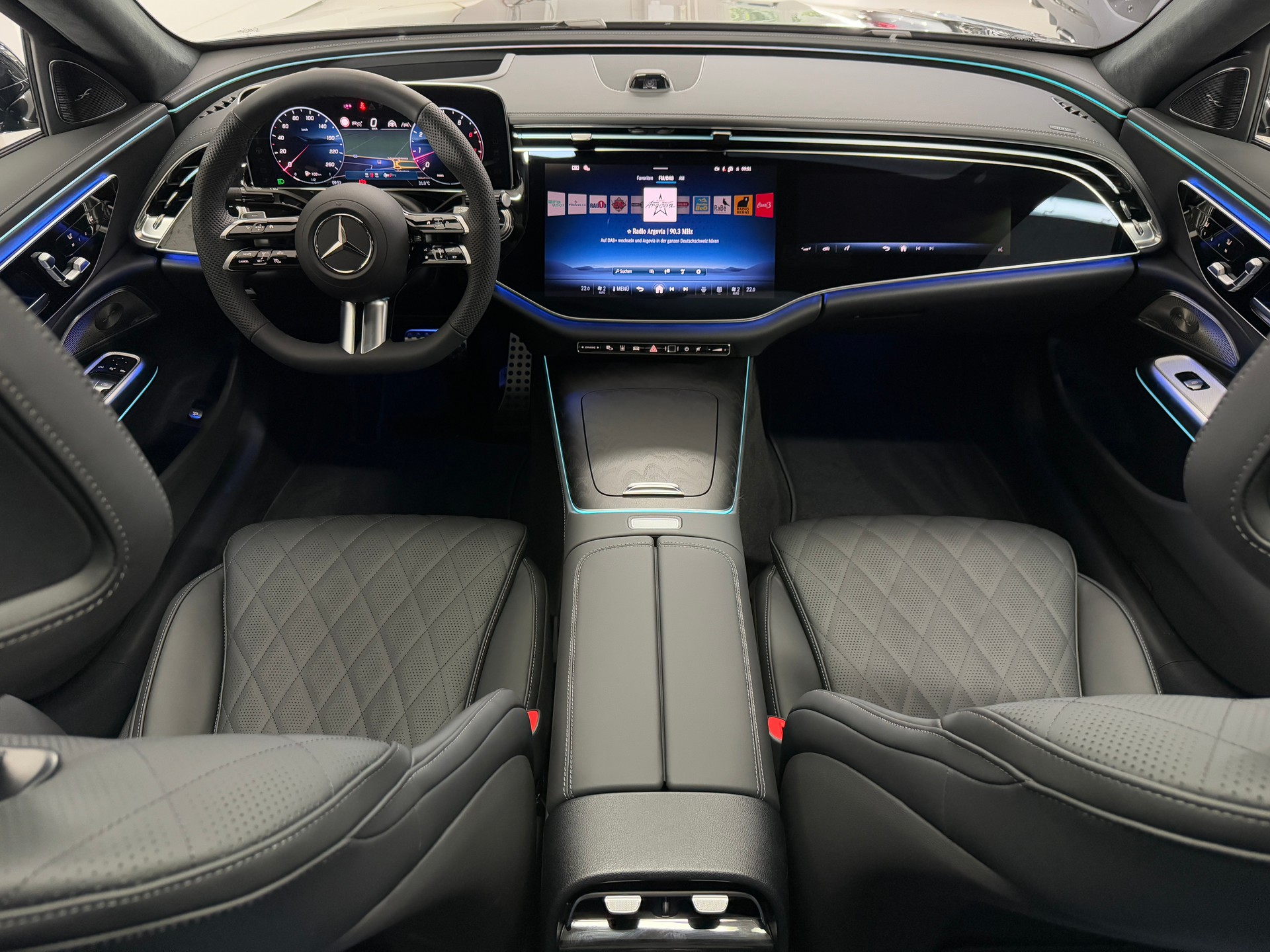MERCEDES-BENZ E 450 4MATIC Limousine-image-7