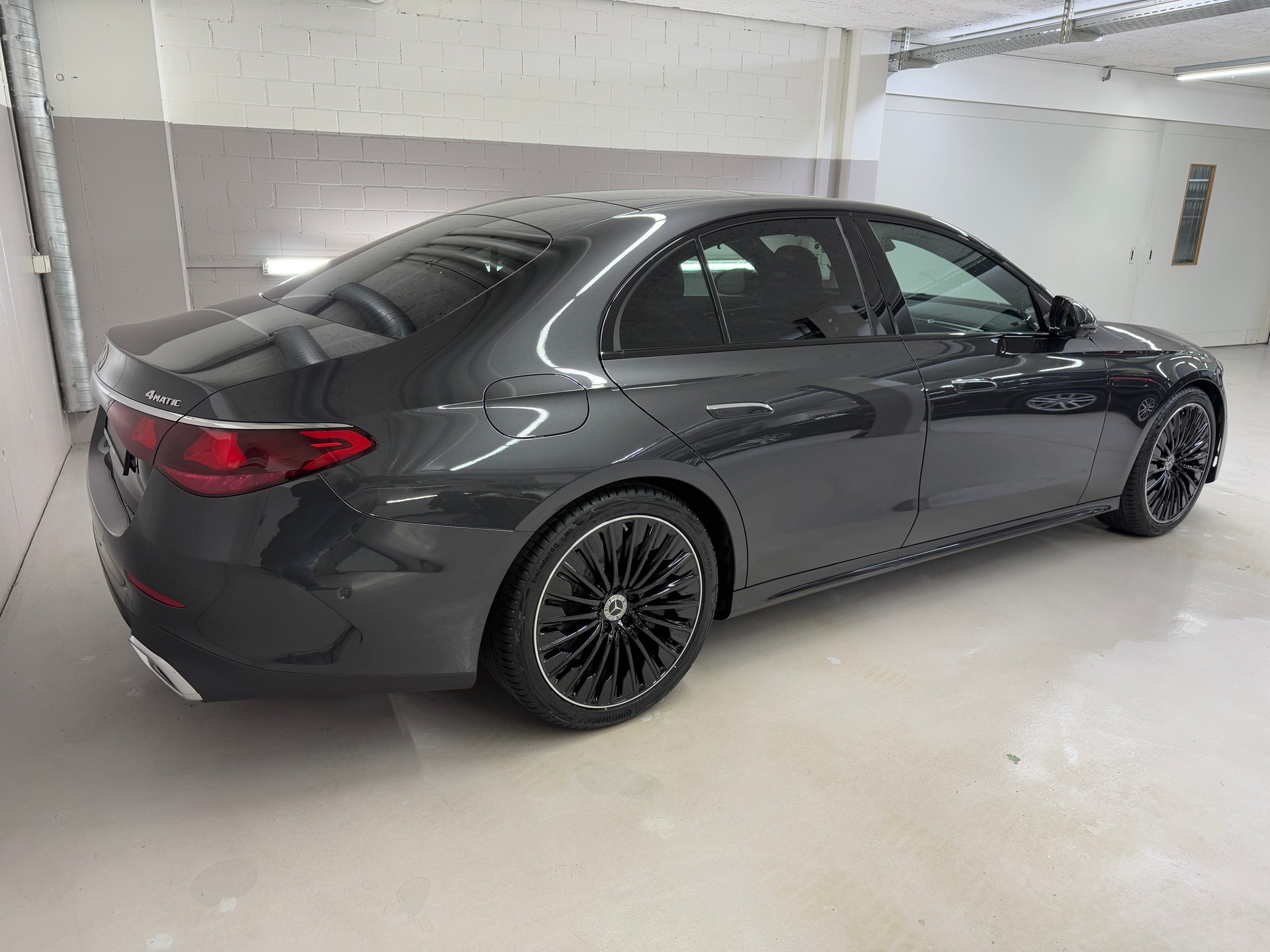 MERCEDES-BENZ E 450 4MATIC Limousine-showroom-element-3