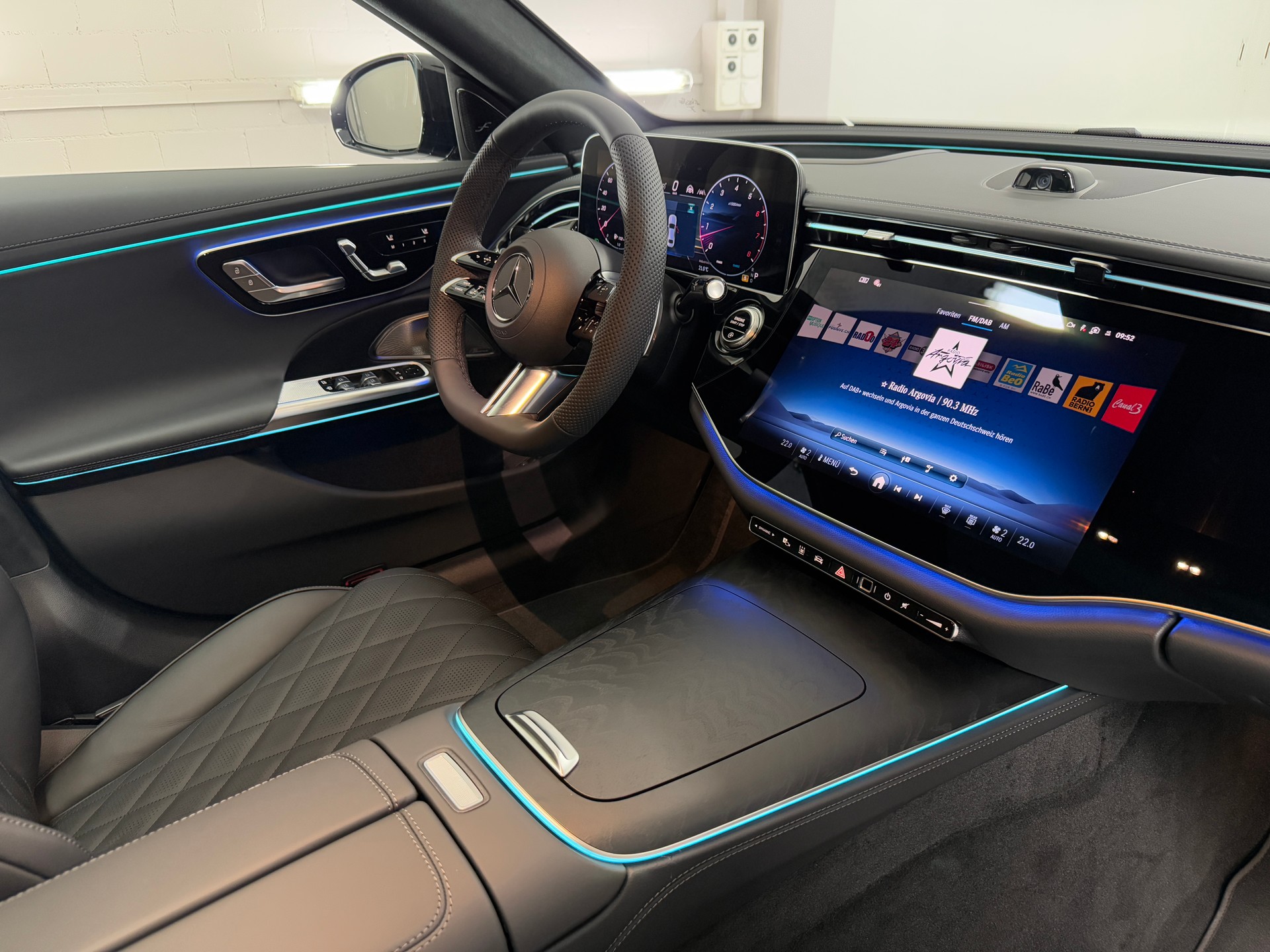 MERCEDES-BENZ E 450 4MATIC Limousine-image-11