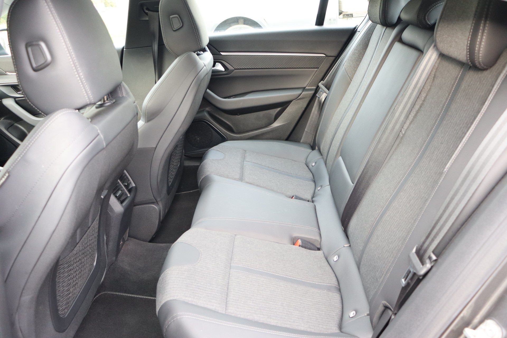 PEUGEOT 508 1.6 PureTech Allure EAT8-image-12