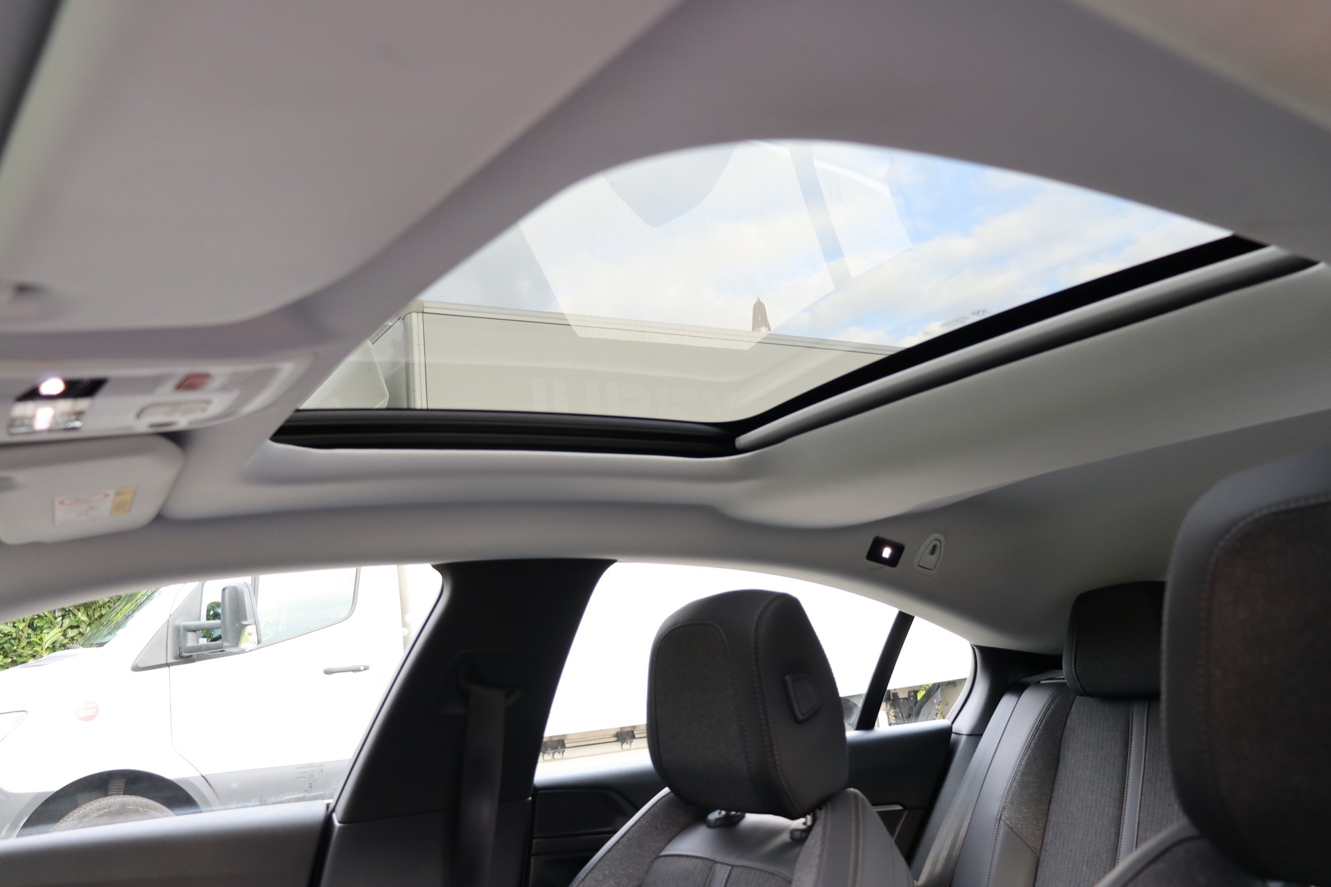 PEUGEOT 508 1.6 PureTech Allure EAT8-image-11