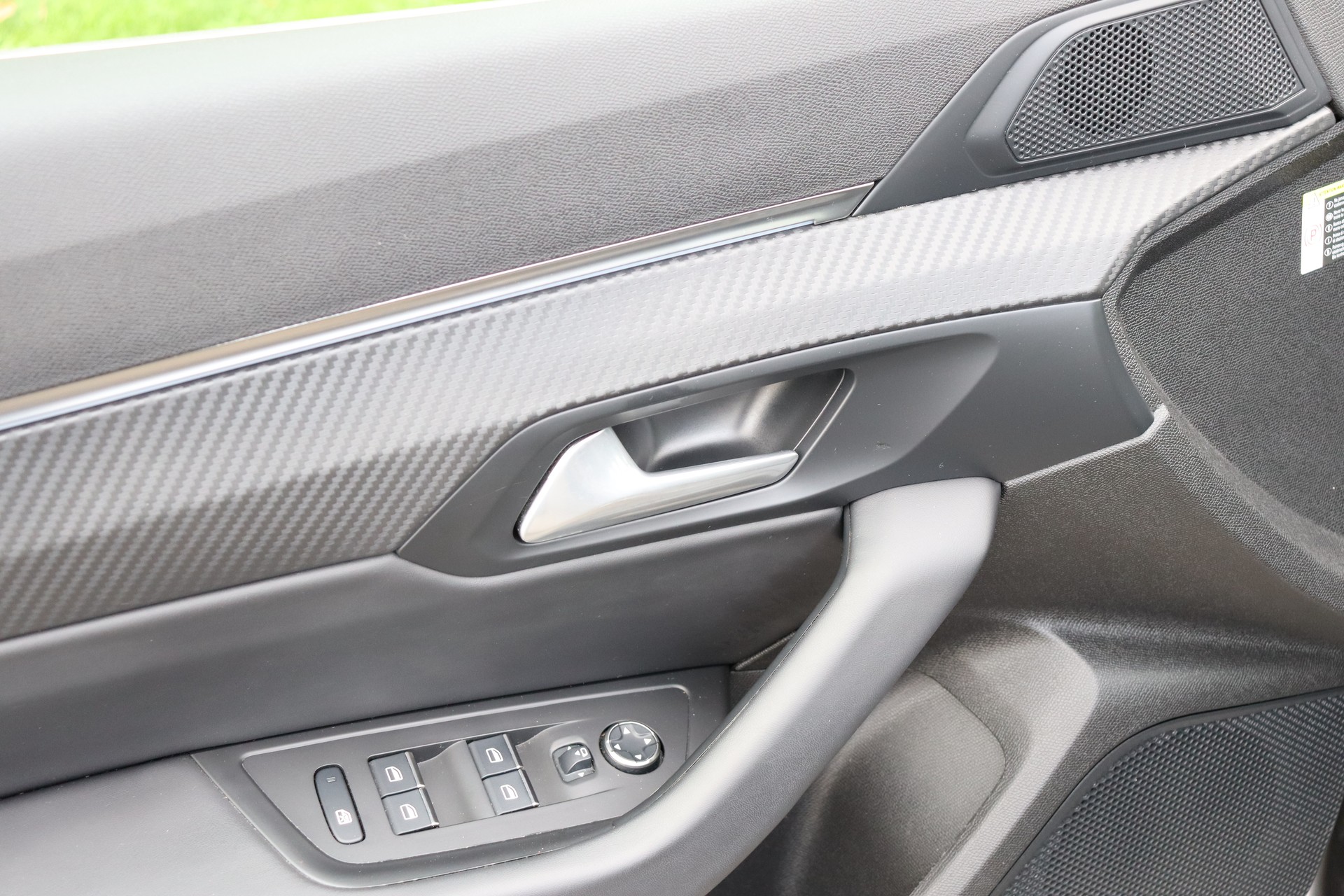 PEUGEOT 508 1.6 PureTech Allure EAT8-image-13