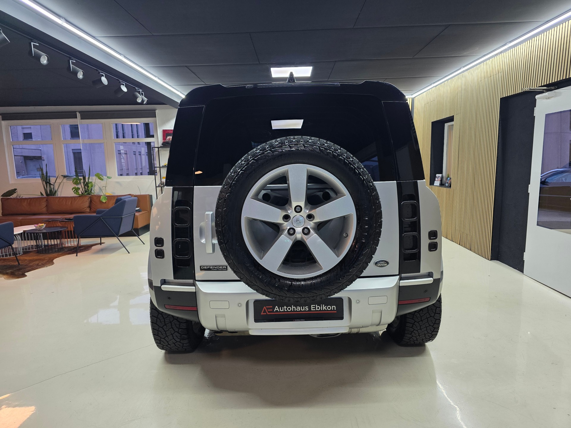 LAND ROVER Defender 110 D240 SD4 First Edition AT8-image-7
