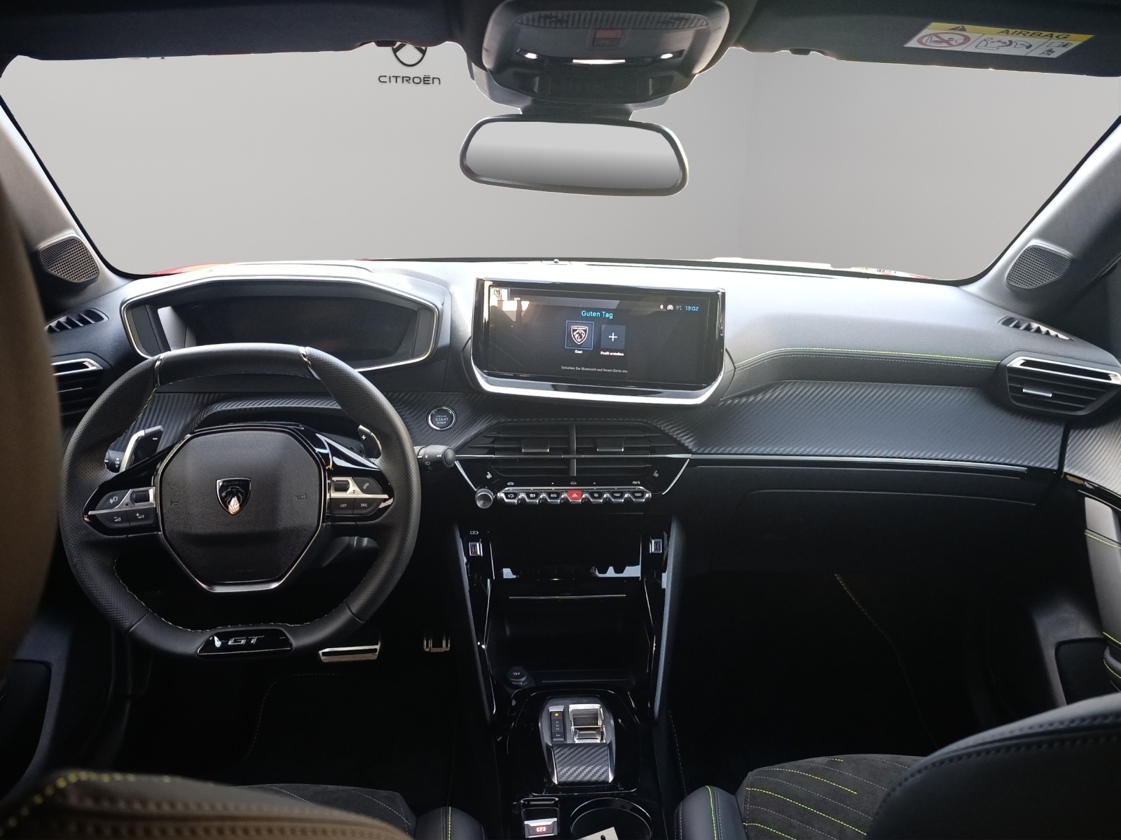 PEUGEOT 208 1.2 Hybrid GT-image-6