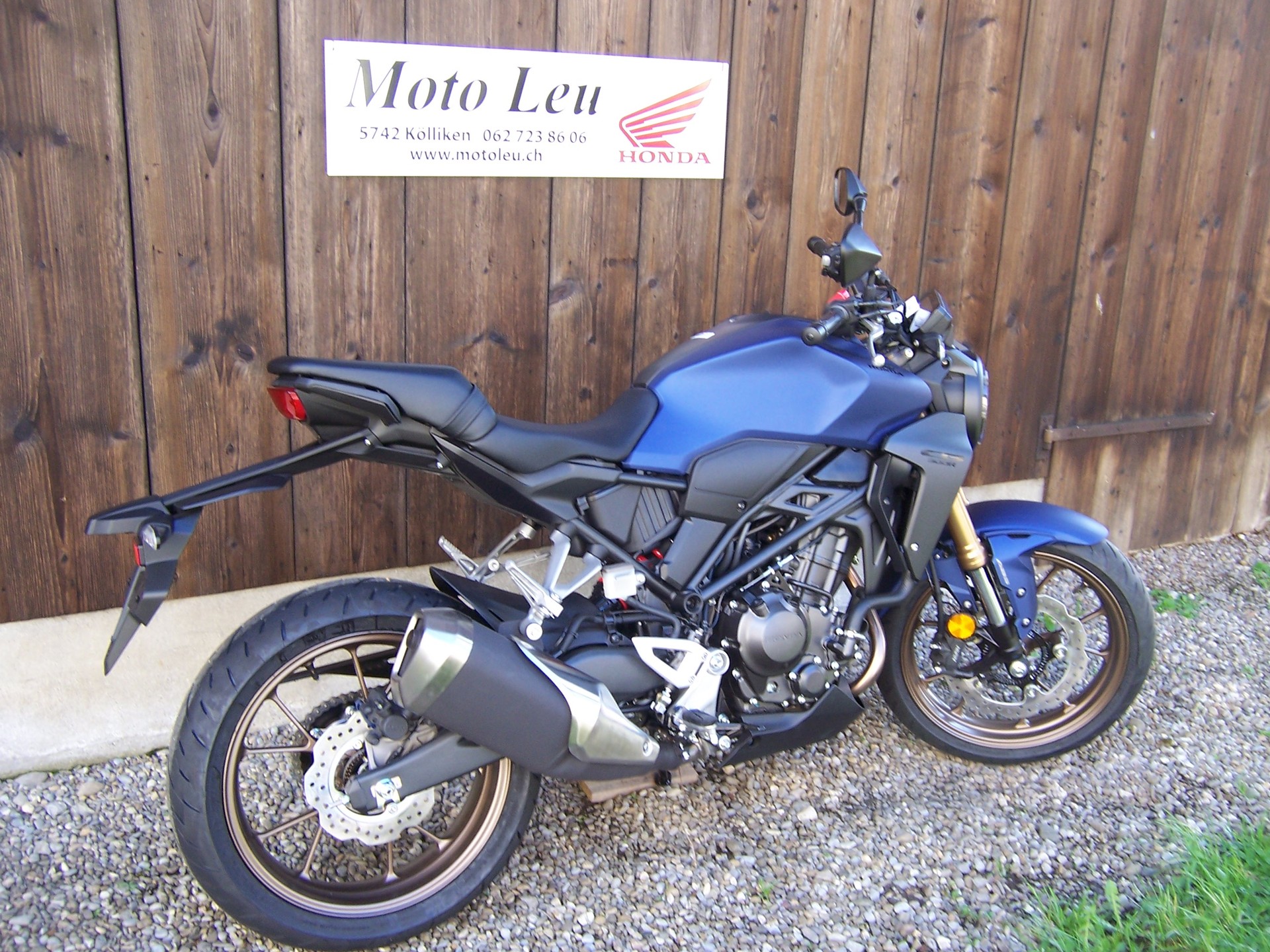 HONDA CB 300 R-image-9