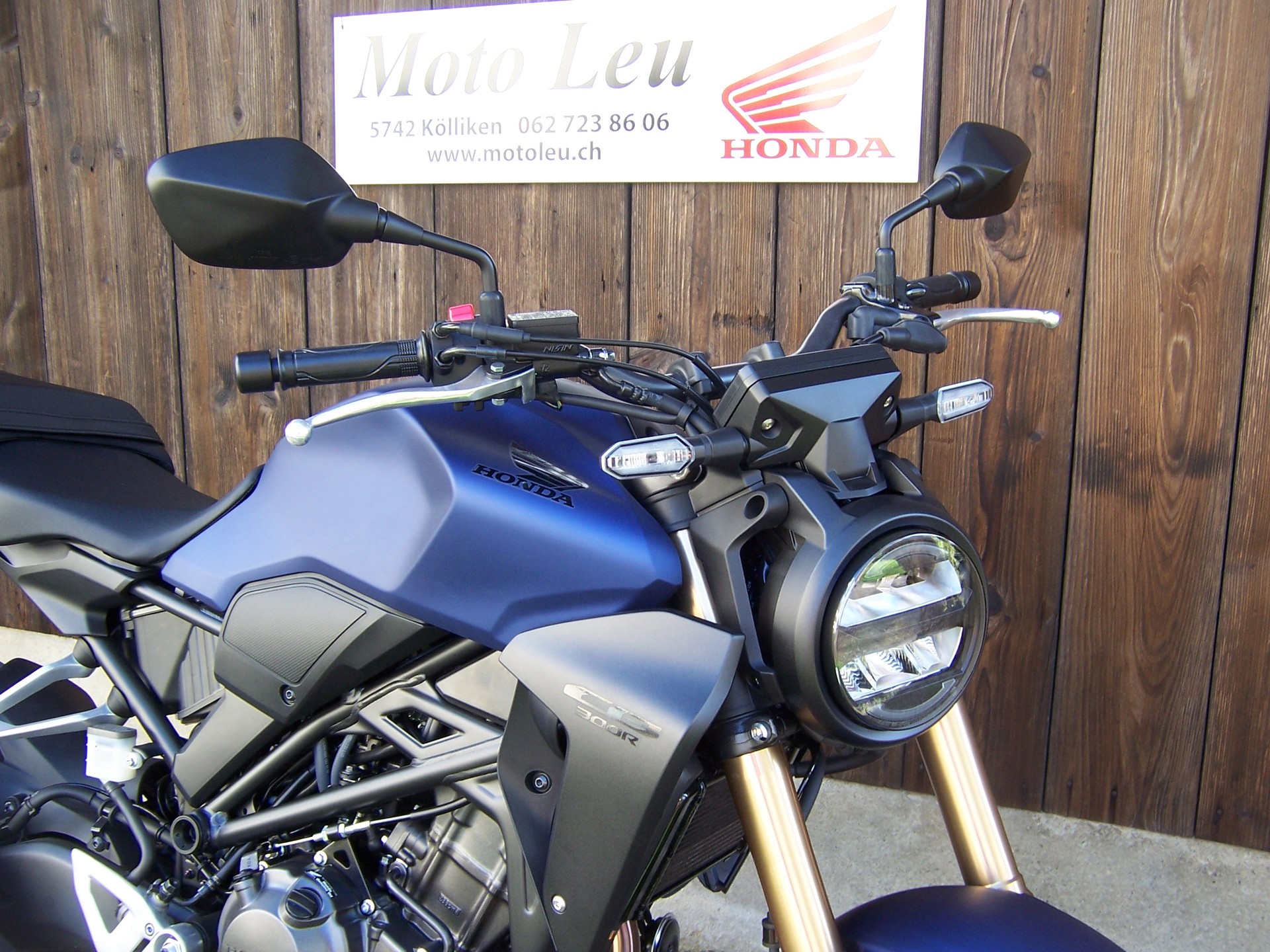 HONDA CB 300 R-image-4