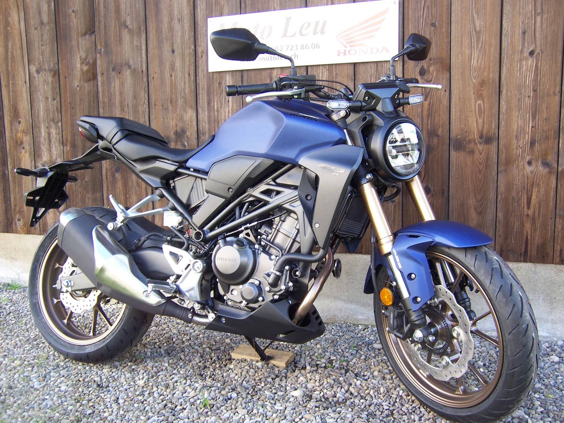 HONDA CB 300 R-image-7