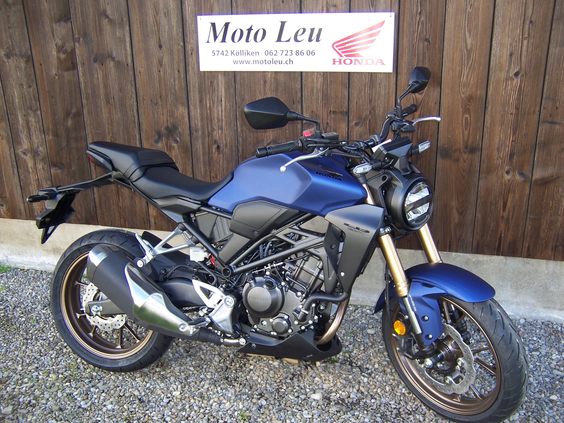HONDA CB 300 R-image-1