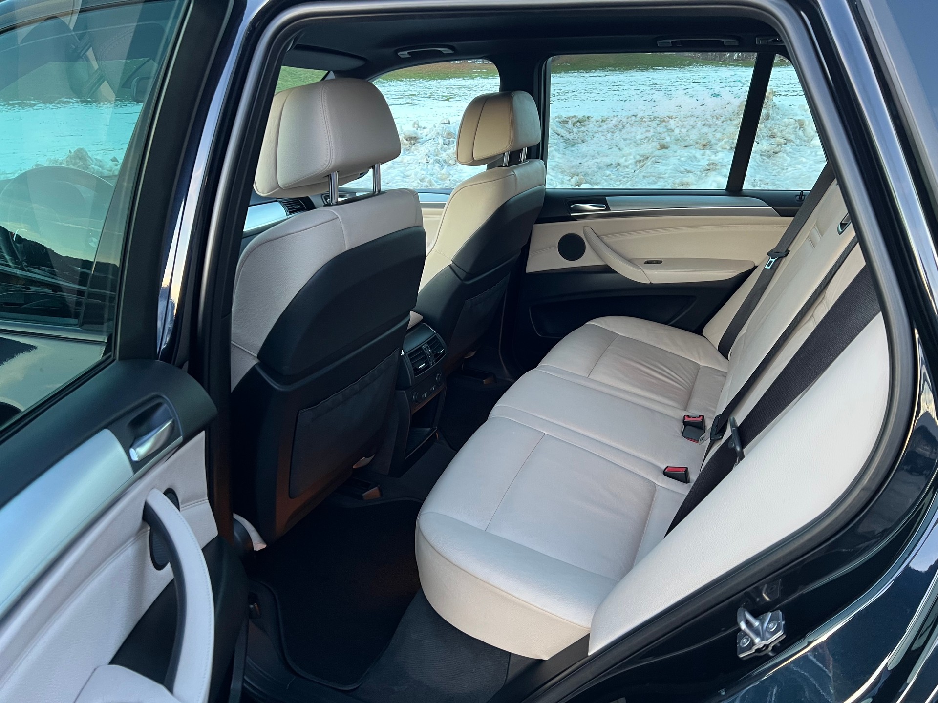 BMW X5 xDrive M50d Steptronic-image-17