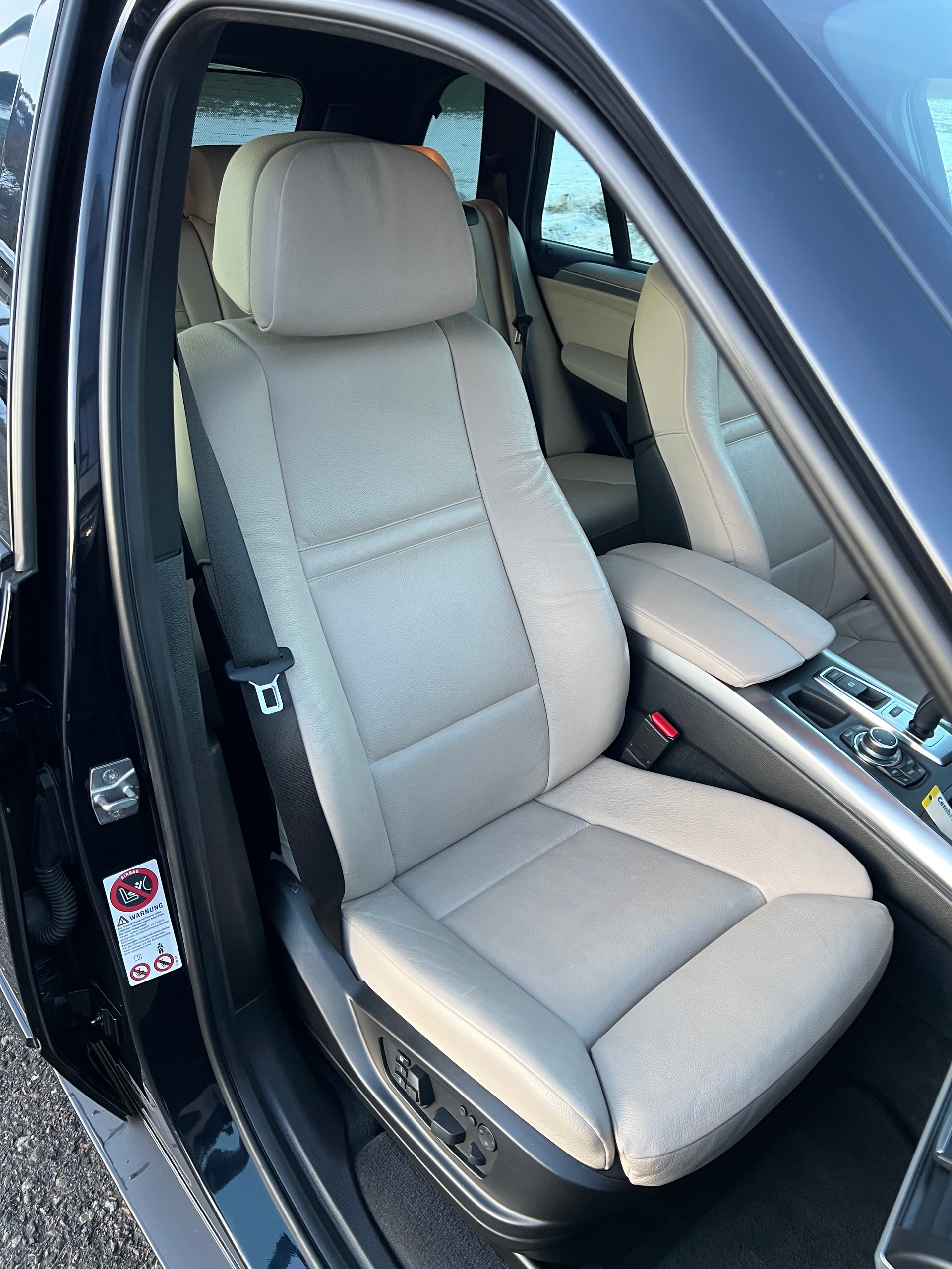 BMW X5 xDrive M50d Steptronic-image-16