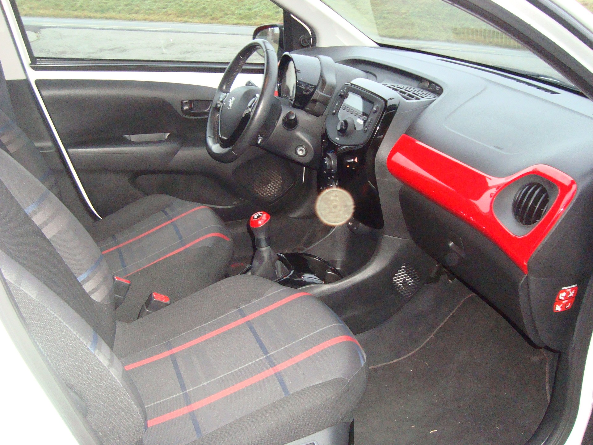 PEUGEOT 108 1.0 VTi Envy-image-6