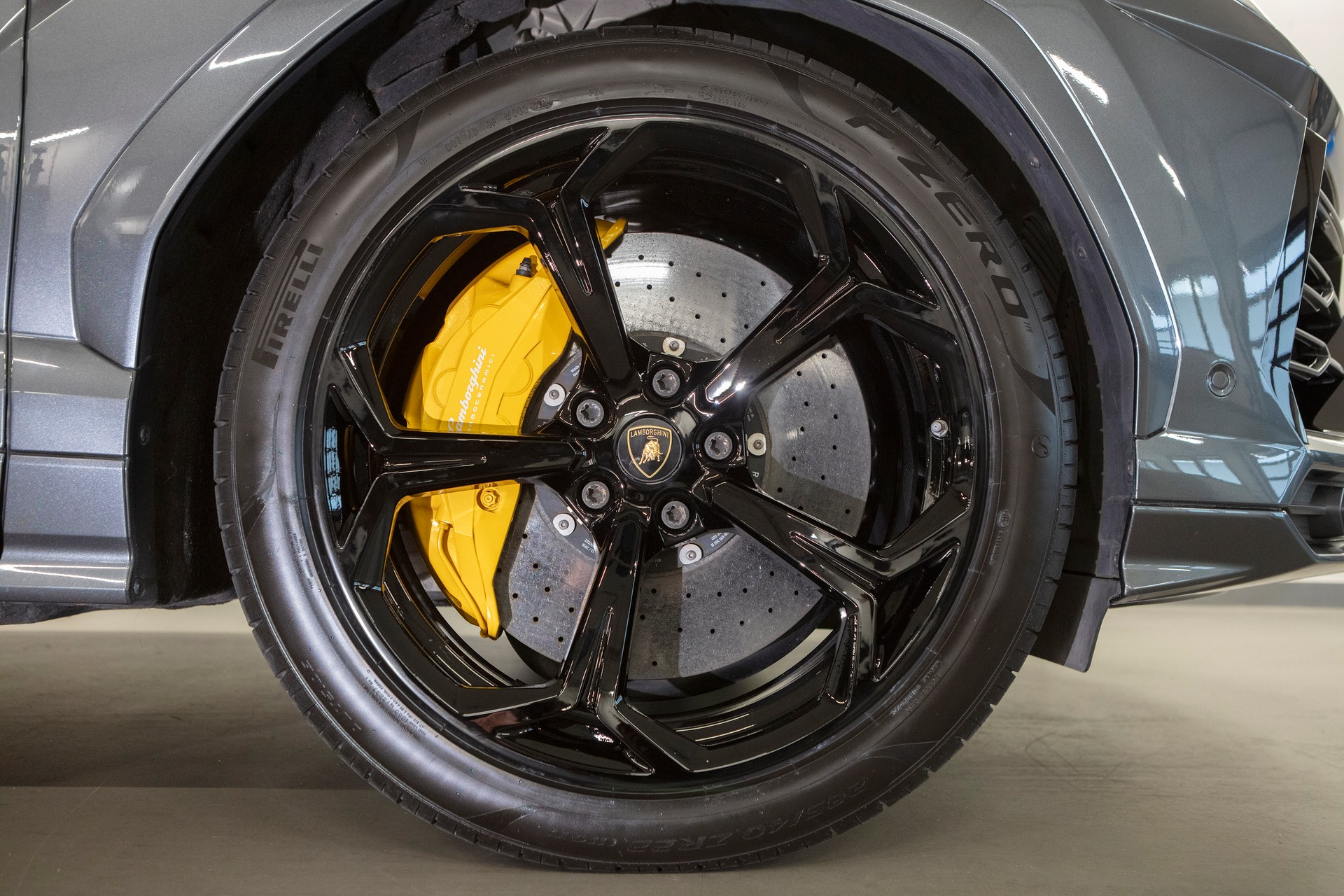 LAMBORGHINI Urus E-Gear-image-8