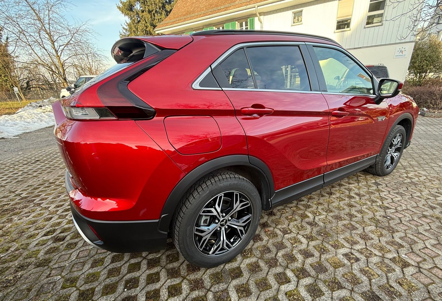 MITSUBISHI Eclipse Cross 2.4 PHEV Invite 4x4-showroom-element-3
