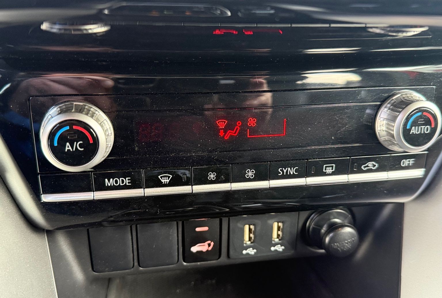 MITSUBISHI Eclipse Cross 2.4 PHEV Invite 4x4-image-12