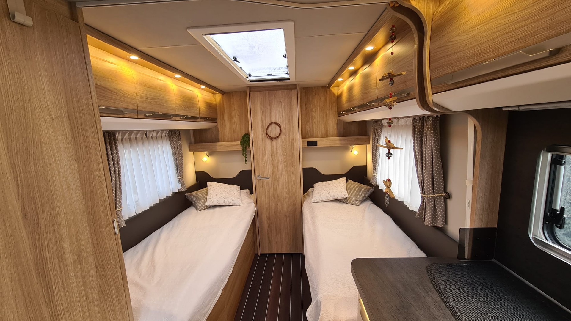 KNAUS Sky Platinum TI 700 MEG Selection-image-2