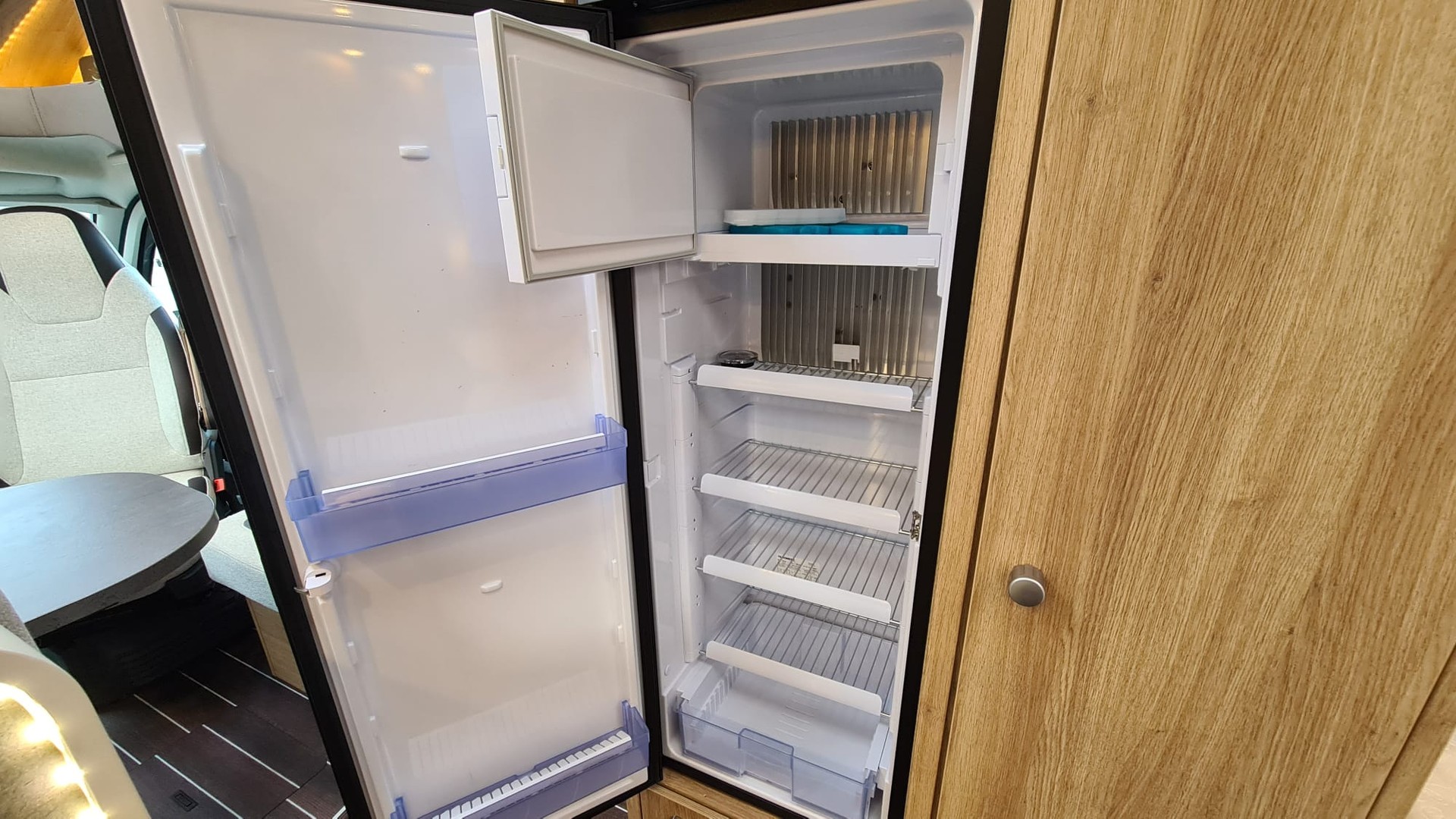 KNAUS Sky Platinum TI 700 MEG Selection-image-4