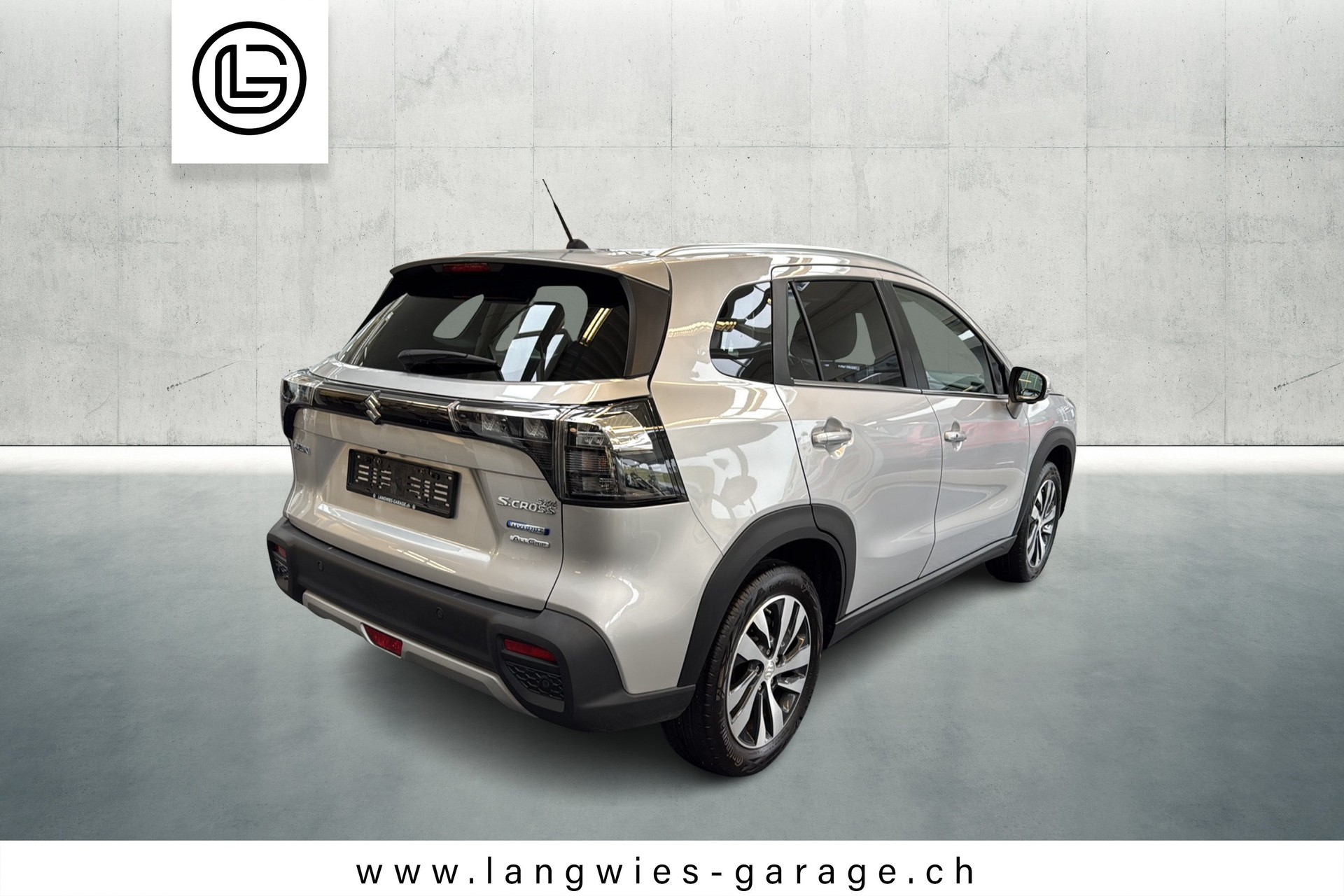 SUZUKI S-Cross 1.4 Compact Top Hybrid-showroom-element-3