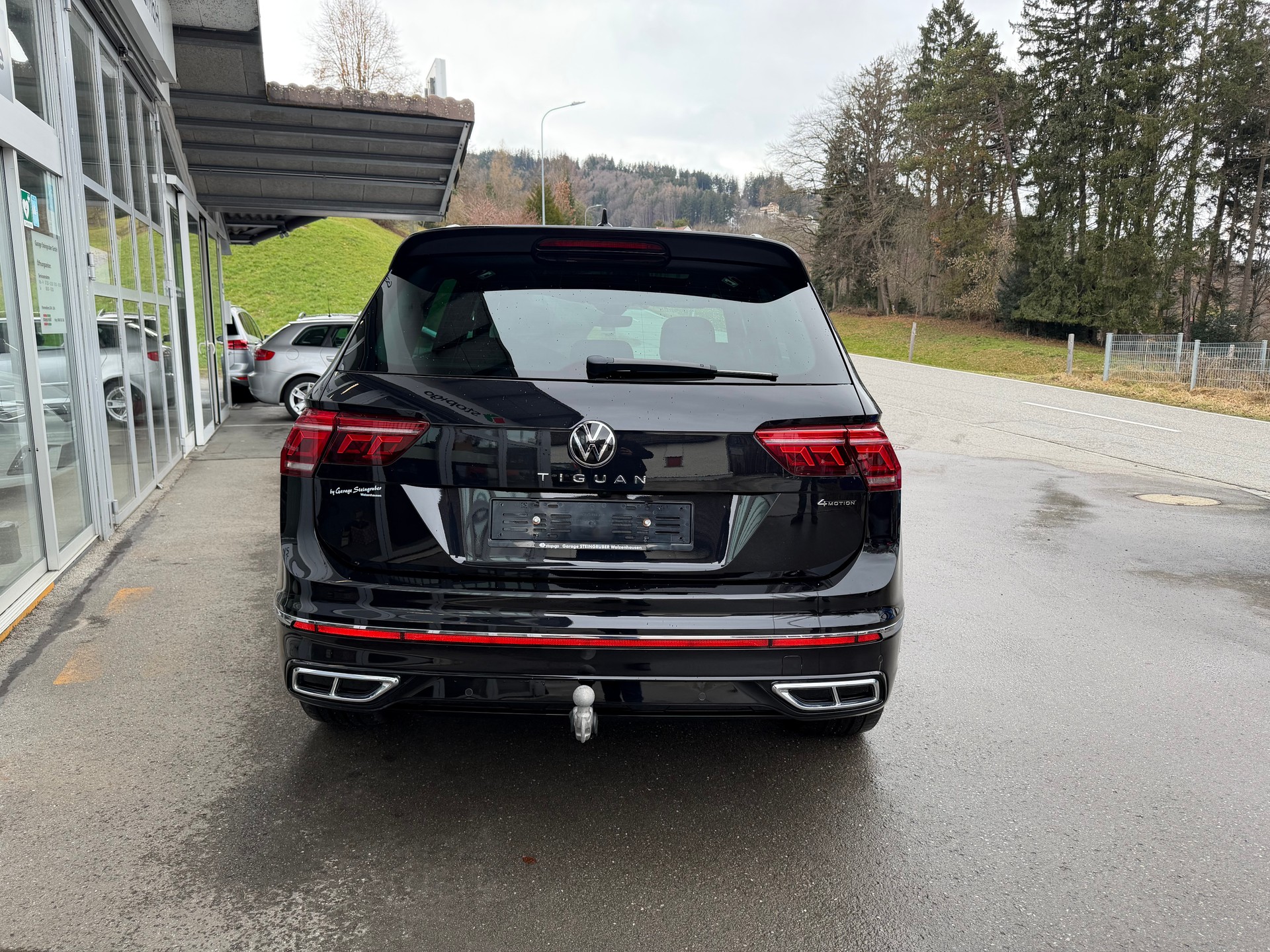 VW Tiguan 2.0 TDI SCR R-Line 4Motion DSG-image-5