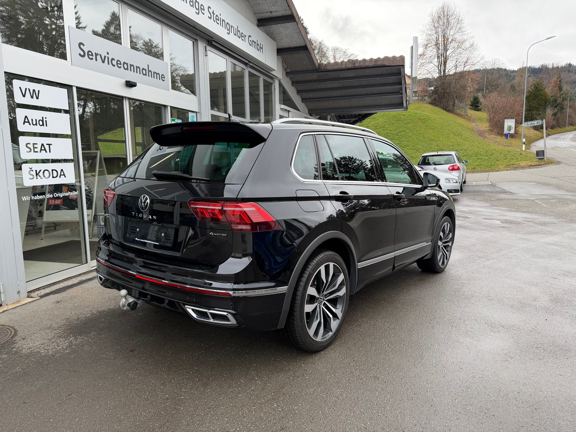VW Tiguan 2.0 TDI SCR R-Line 4Motion DSG-image-4