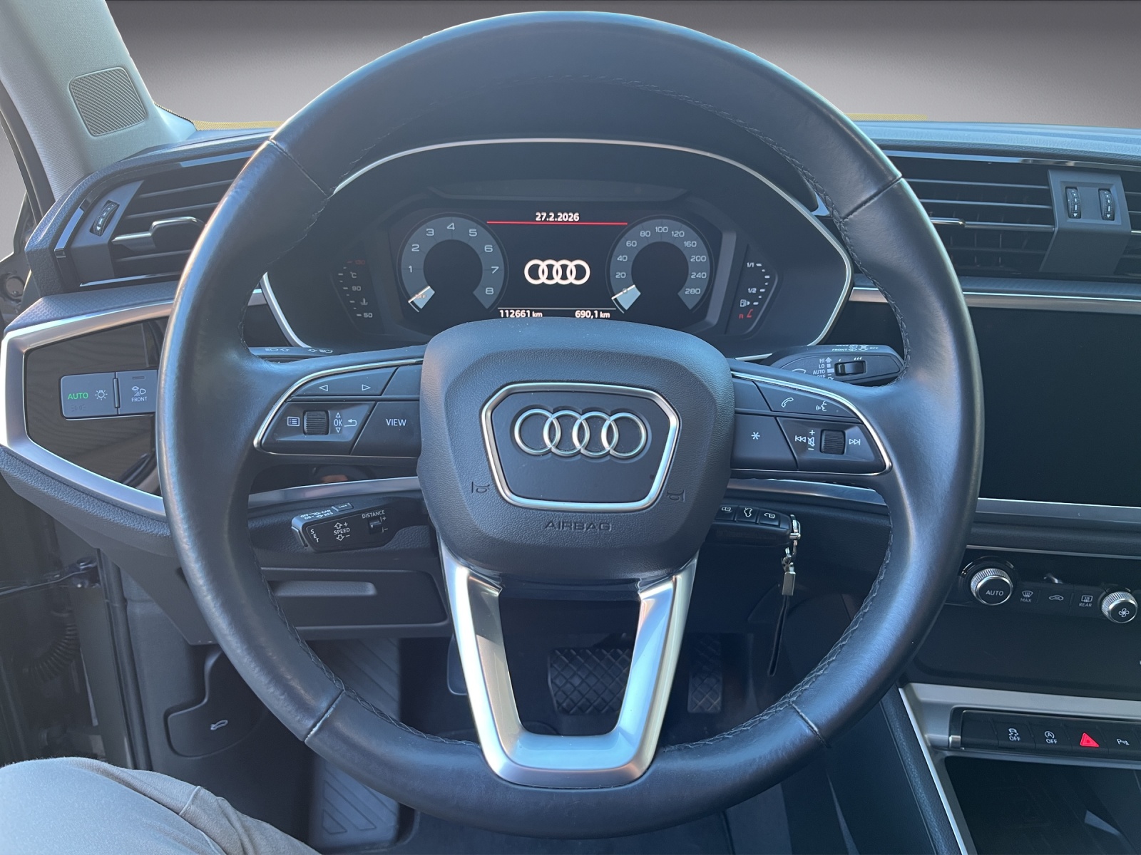 AUDI Q3 2.0 40 TFSI Advanced quattro S-Tronic-image-8