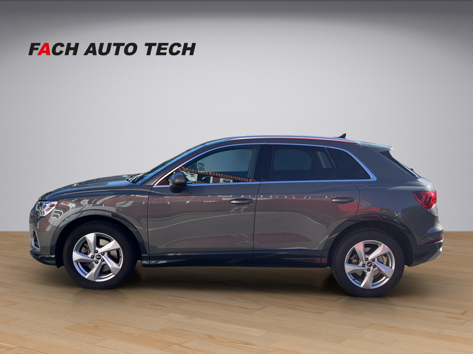 AUDI Q3 2.0 40 TFSI Advanced quattro S-Tronic-showroom-element-2