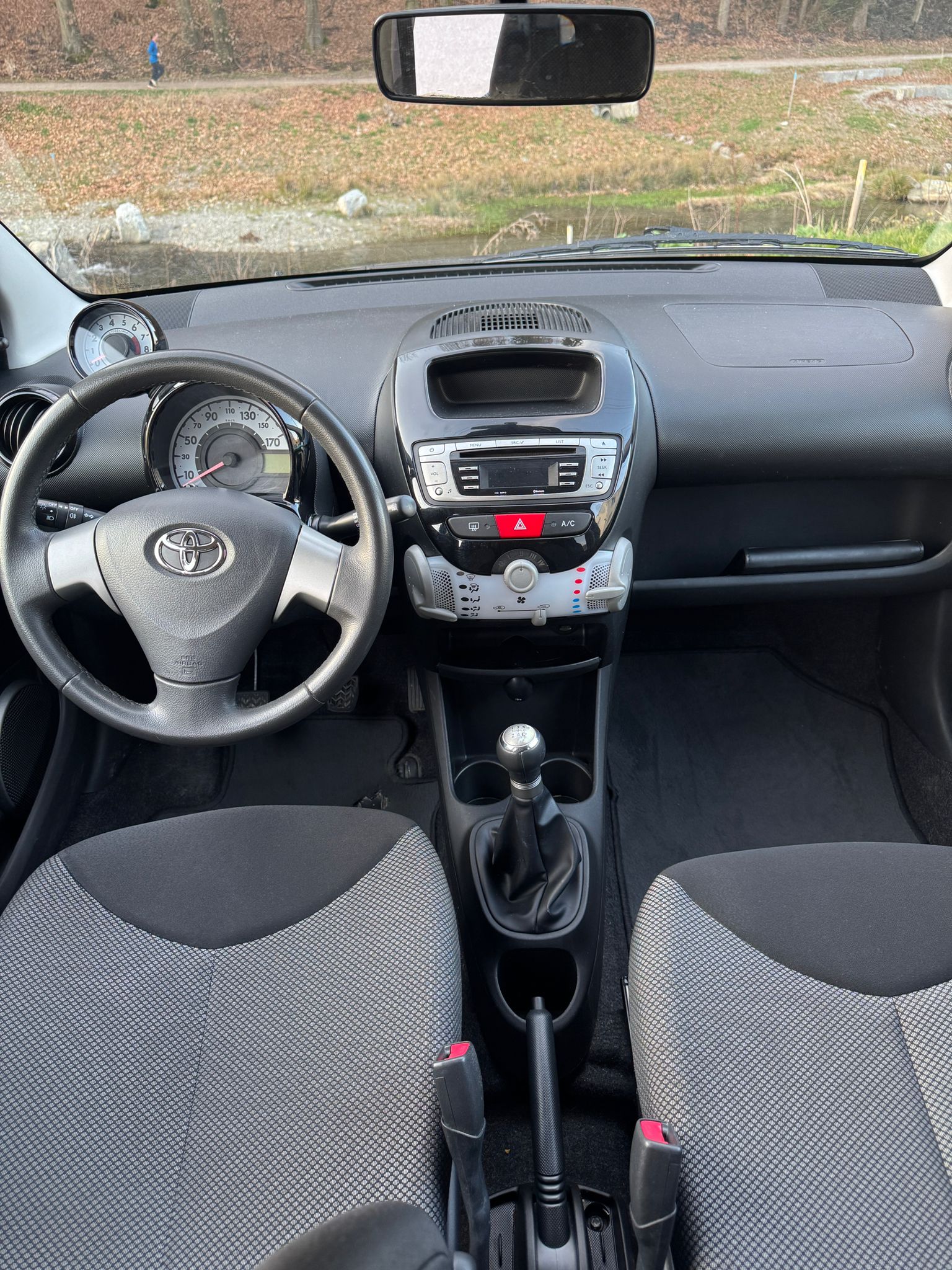 TOYOTA Aygo 1.0 VVT-i Luna-image-6