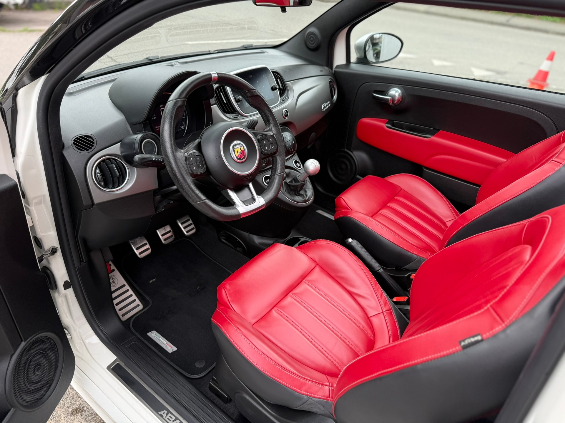 FIAT 595C 1.4 16V Turbo Abarth Turismo-image-11