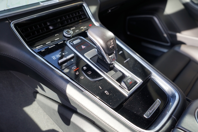 PORSCHE Panamera 4 E-Hybrid Sport Turismo-image-11
