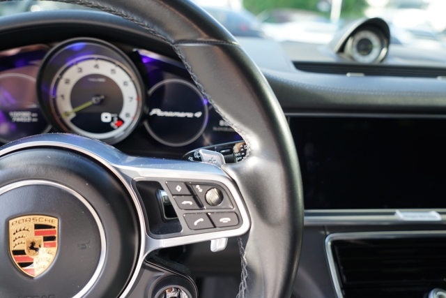 PORSCHE Panamera 4 E-Hybrid Sport Turismo-image-7
