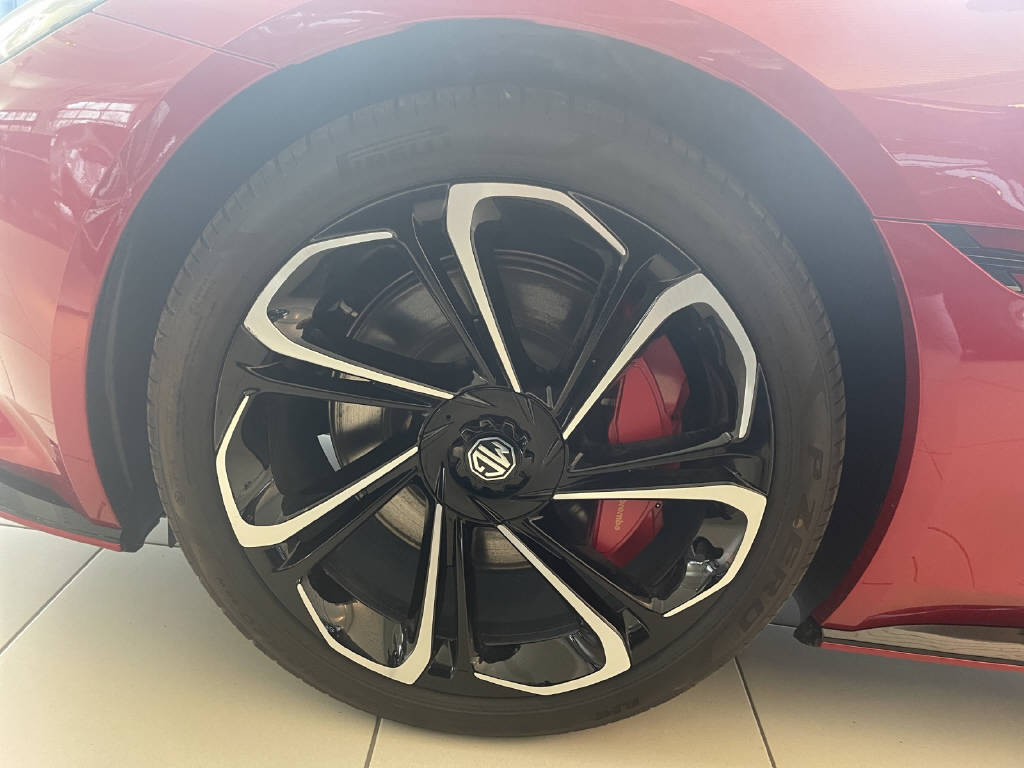 MG Cyberster 77kWh 4WD-image-8