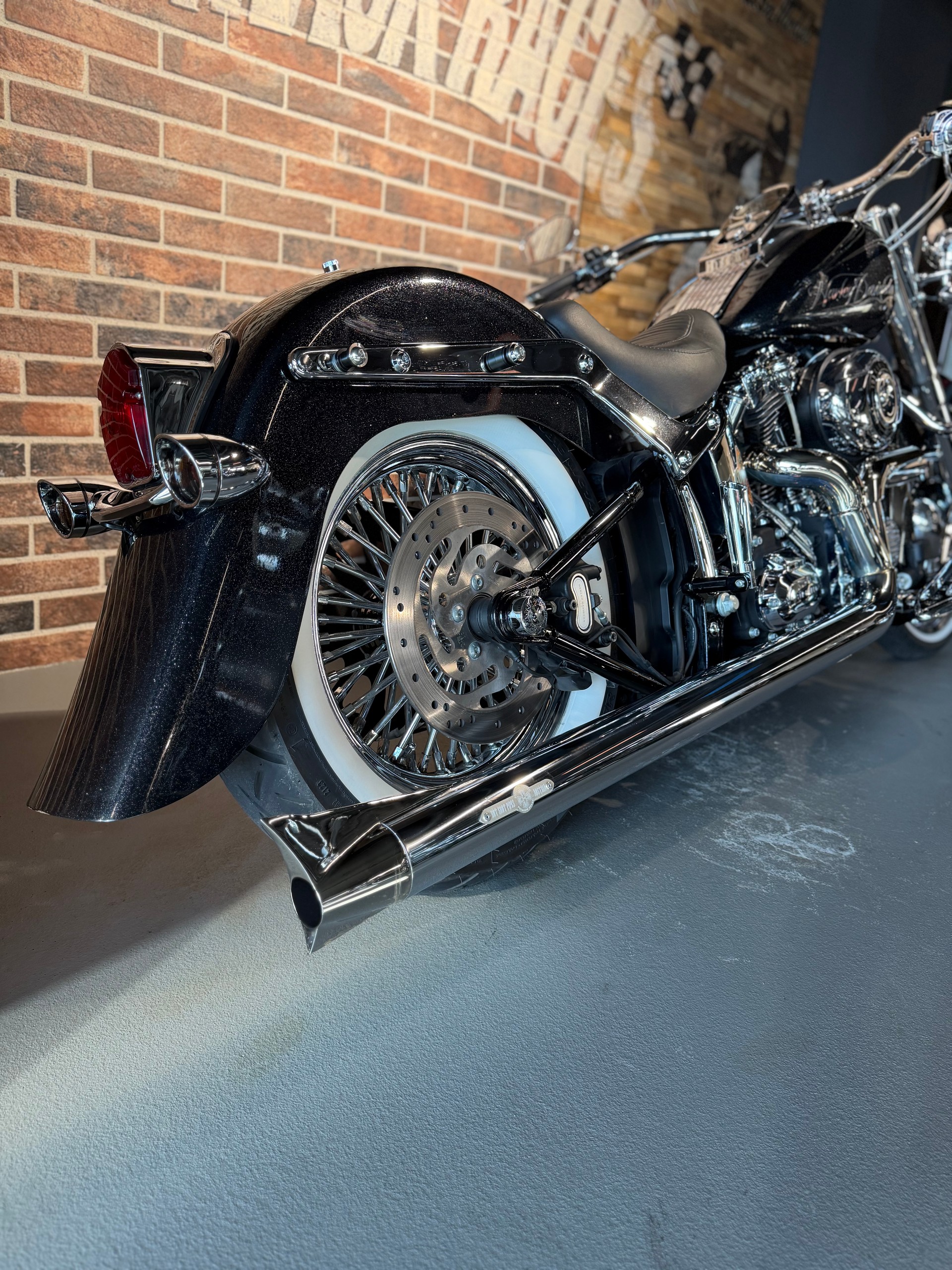 HARLEY-DAVIDSON FLSTN Softail Deluxe ABS-image-14