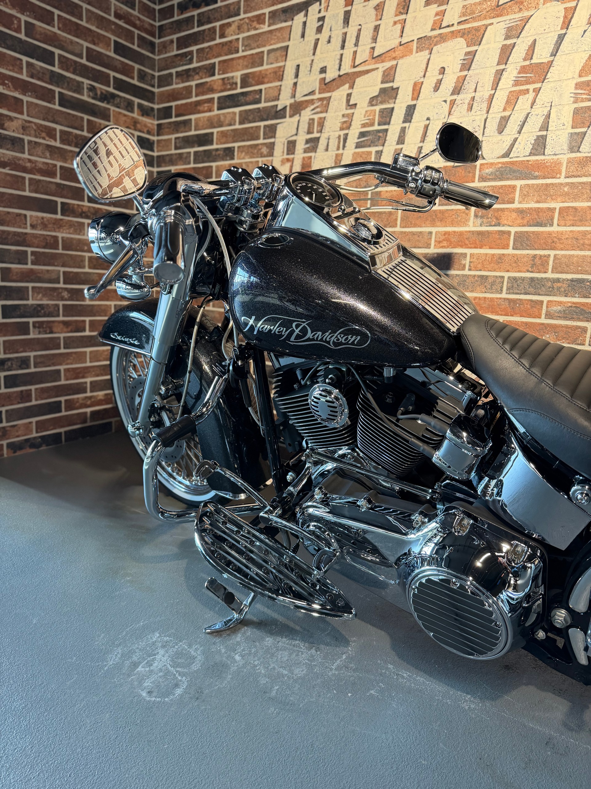 HARLEY-DAVIDSON FLSTN Softail Deluxe ABS-image-2