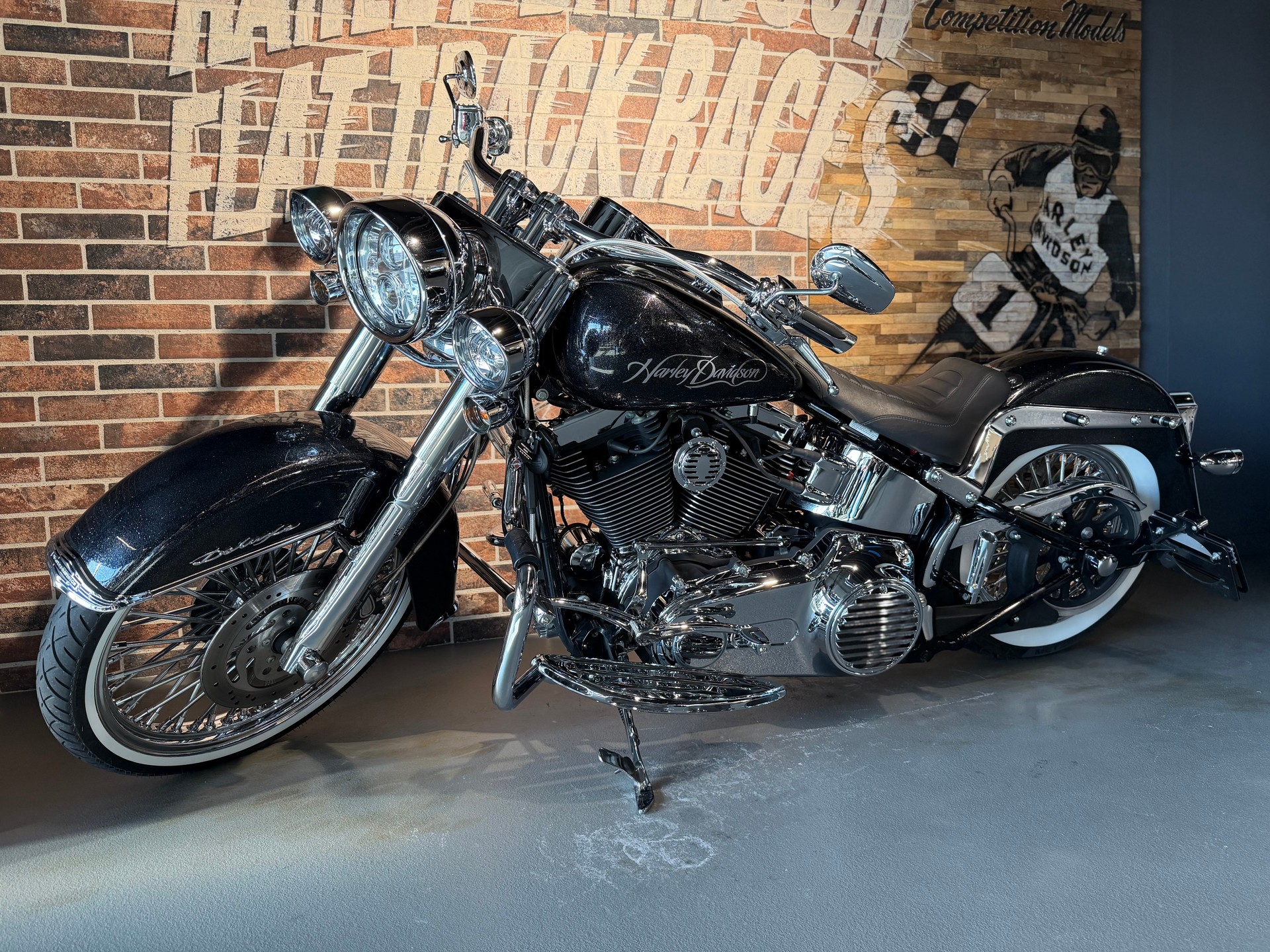 HARLEY-DAVIDSON FLSTN Softail Deluxe ABS-image-0